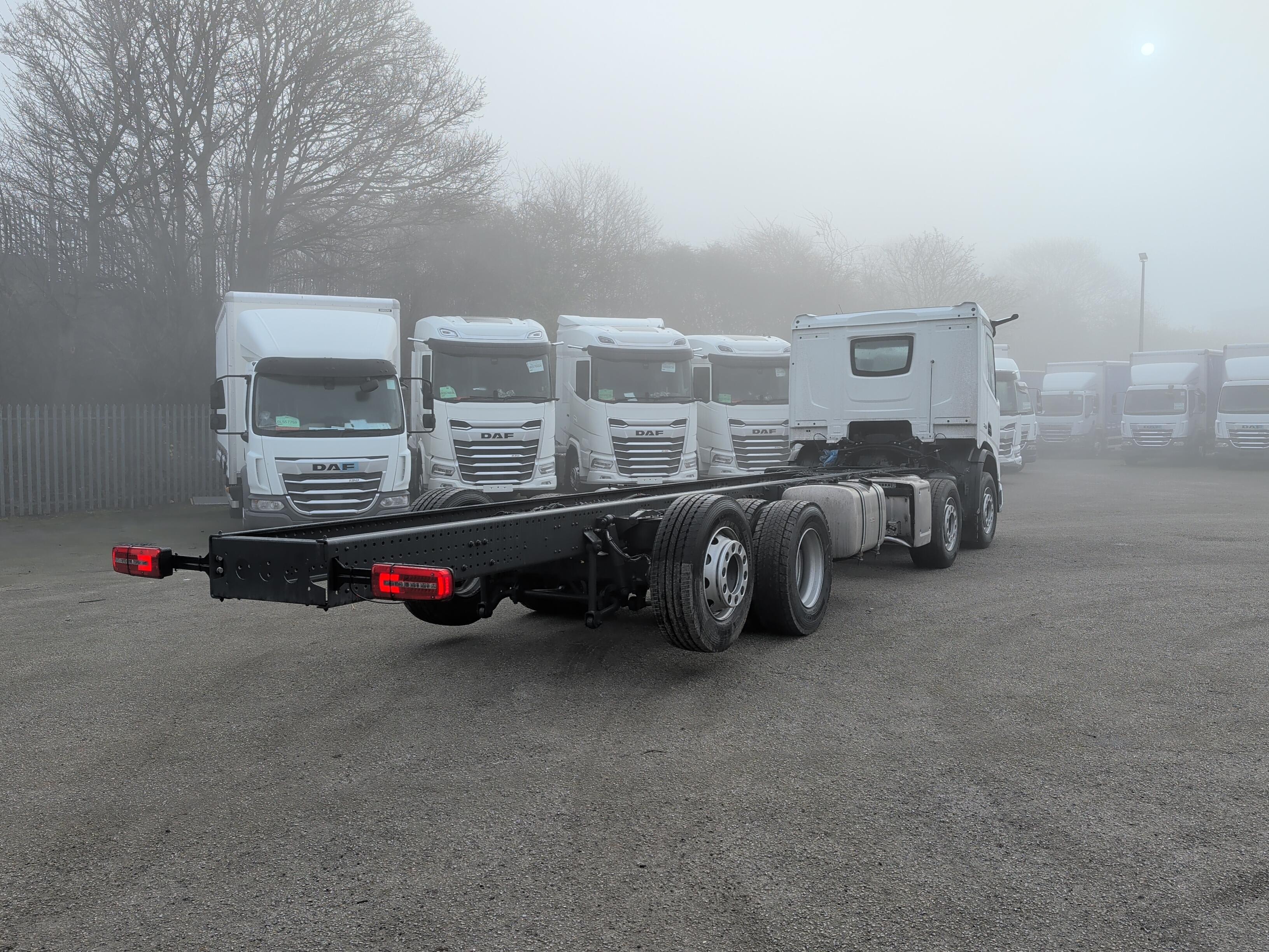DAF XD 410 FAX 8X2 X 0
