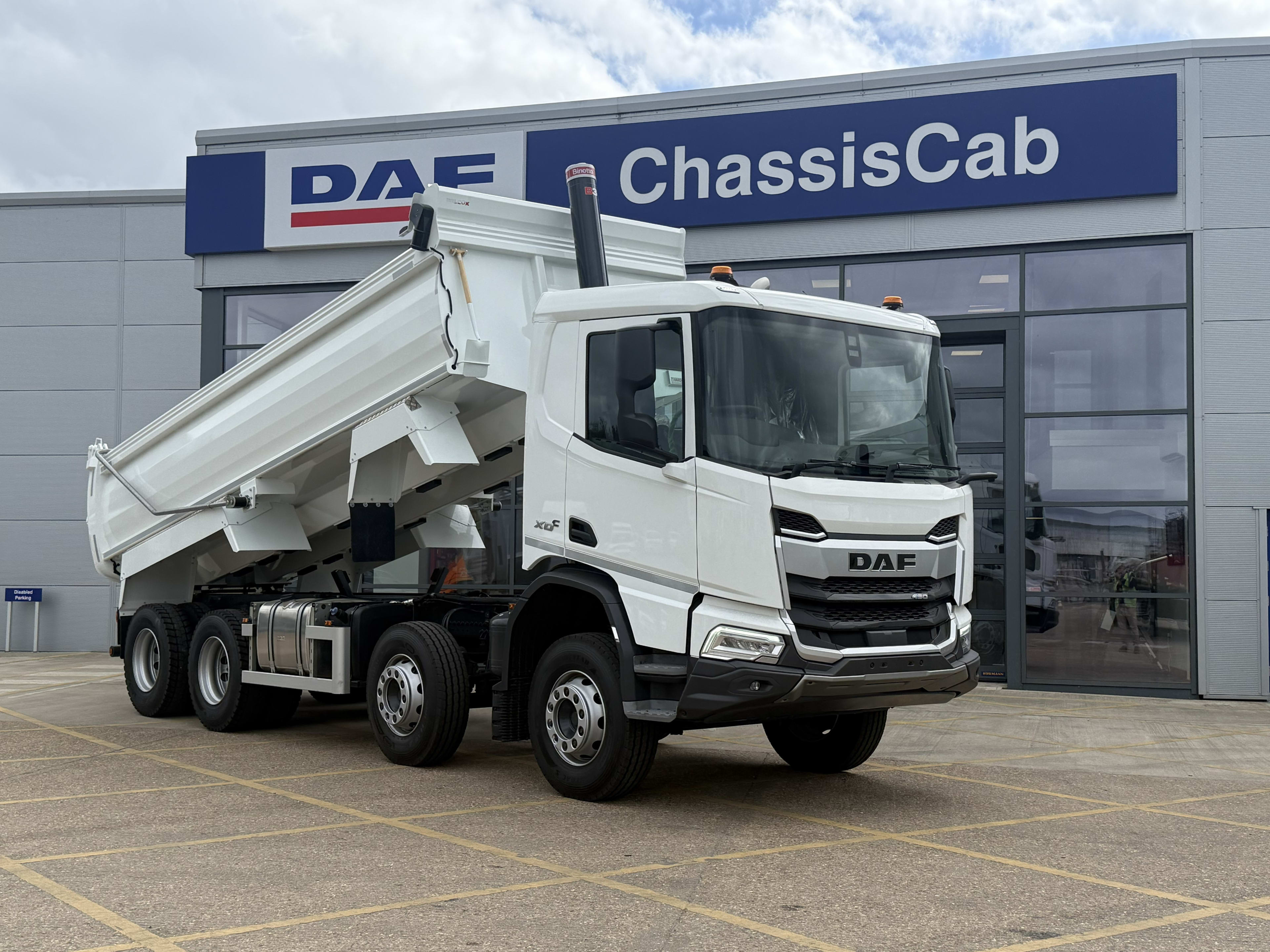 DAF XD 450 FAD 8X4 D 6