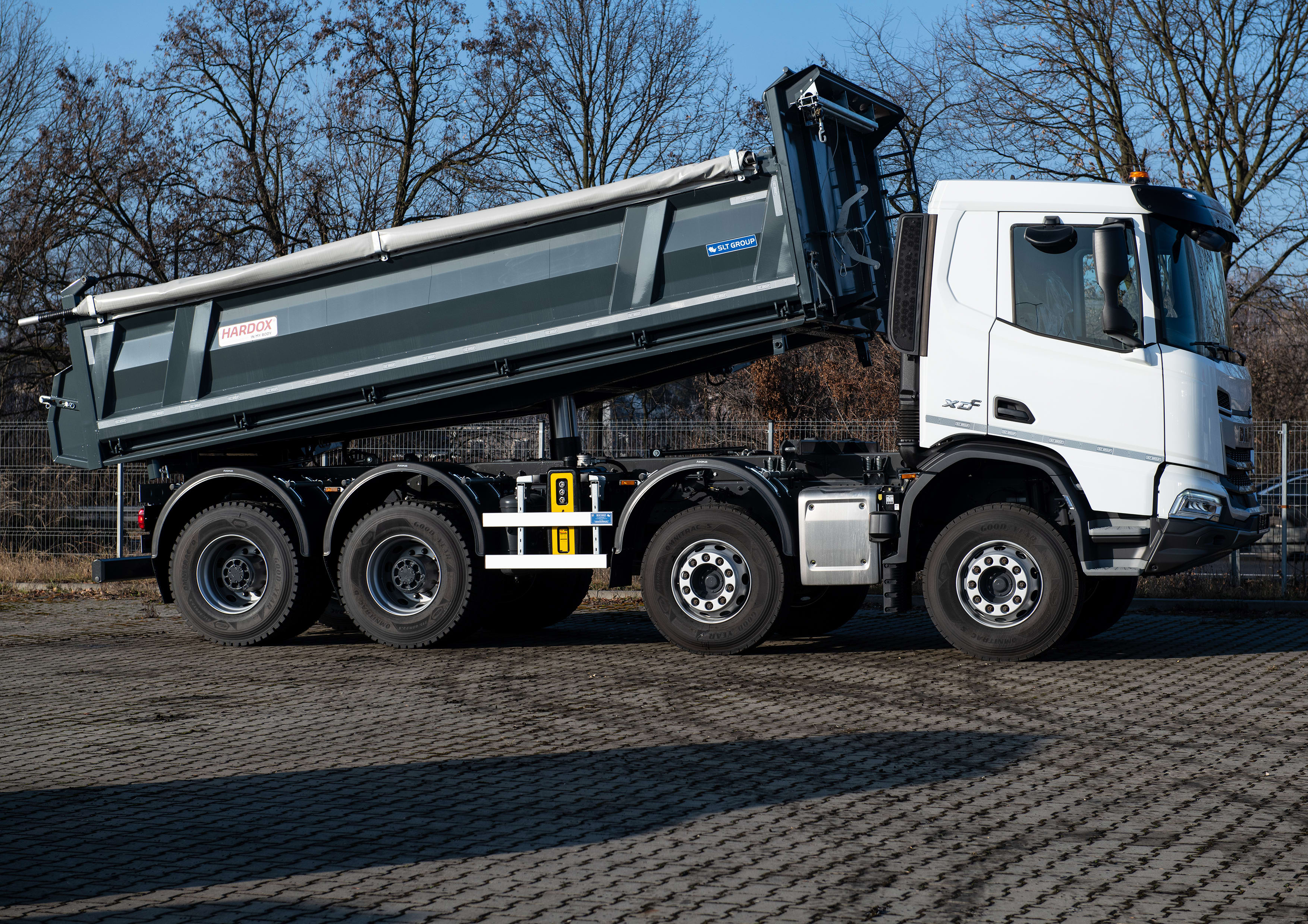 DAF XD 450 FAD 8X4 D 4