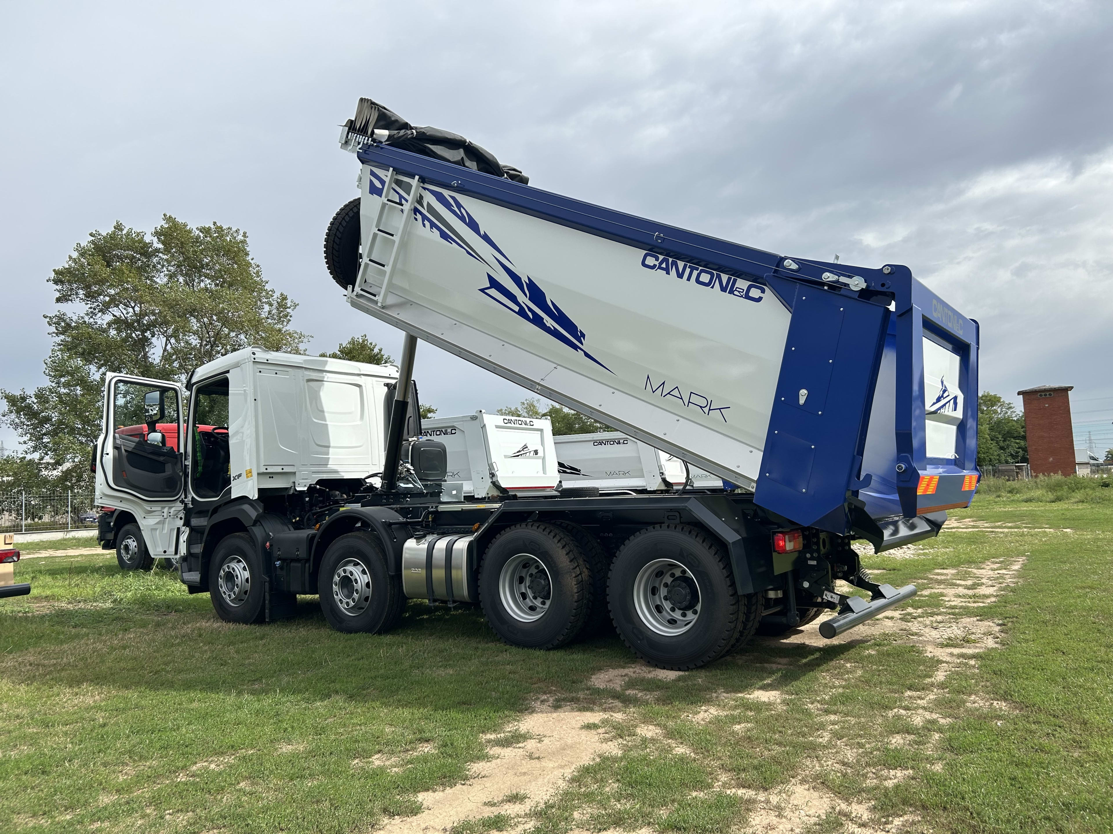 DAF XF 480 FAD 8X4 D 0