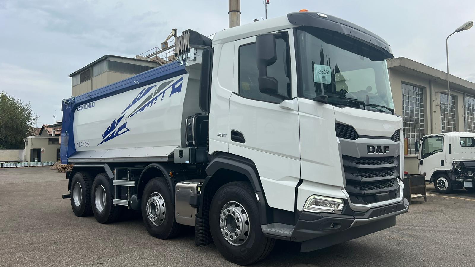 DAF XF 480 FAD 8X4 D 0