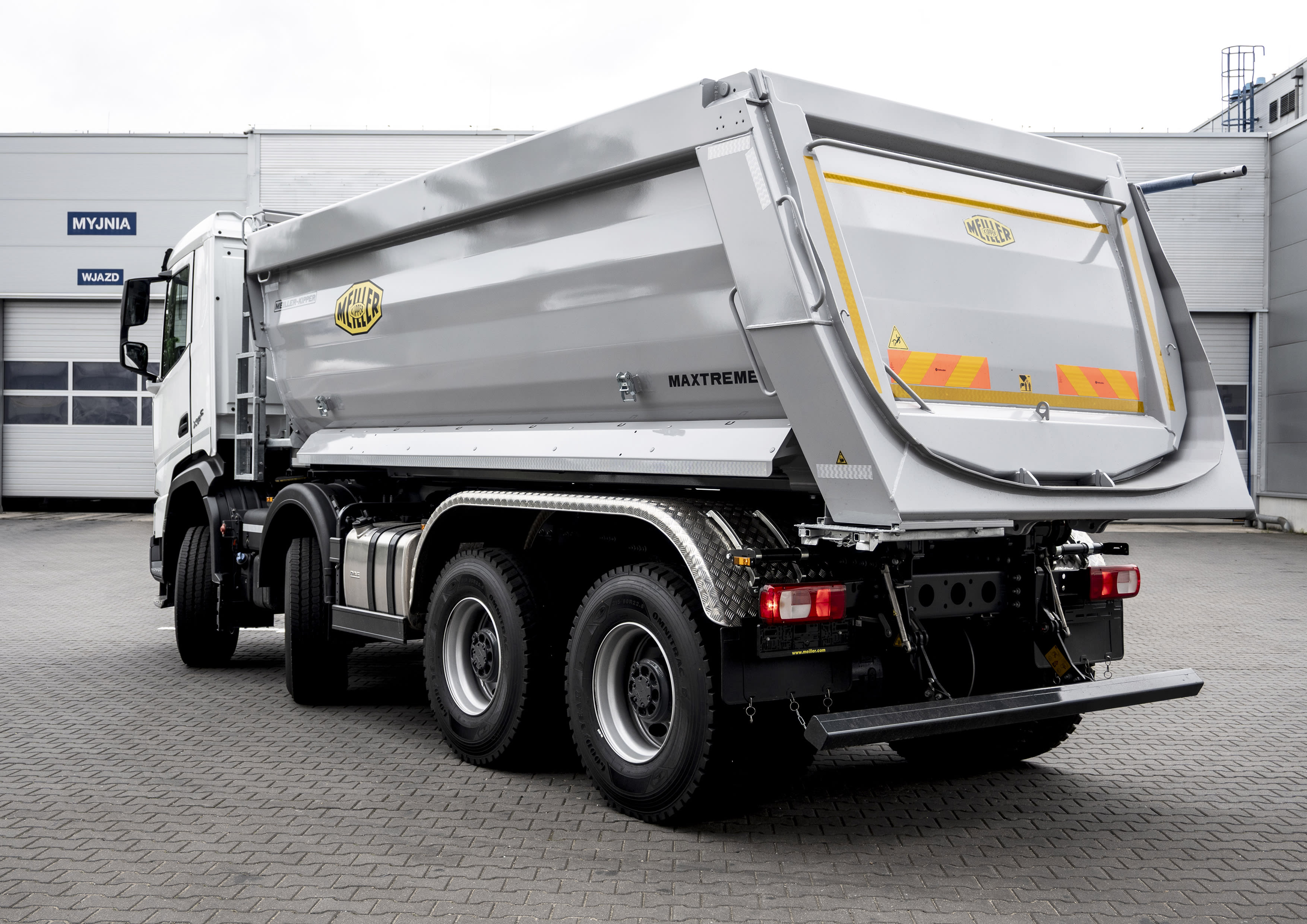 DAF XF 480 FAD 8X4 D 0