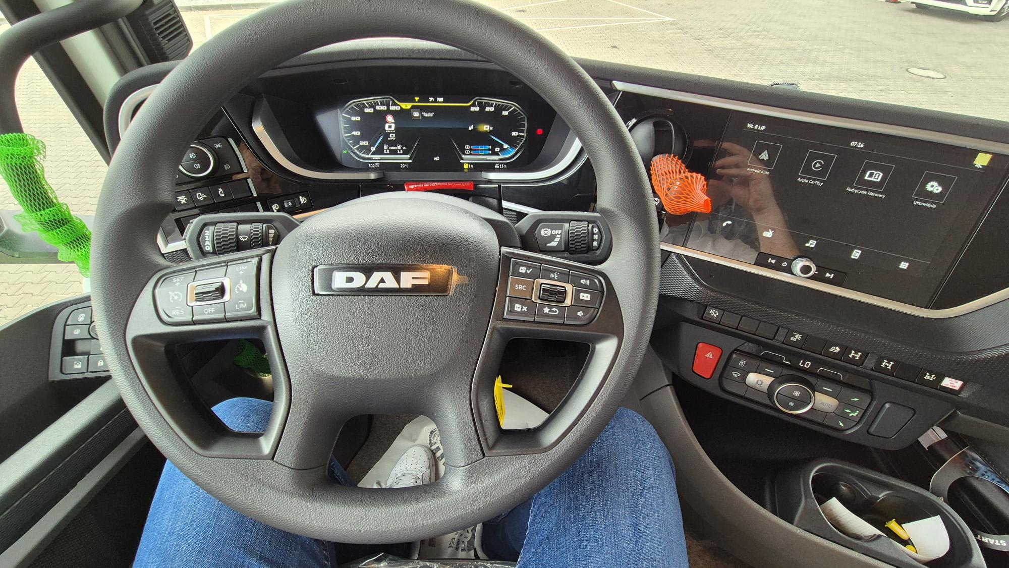DAF XF 480 FAD 8X4 D 7