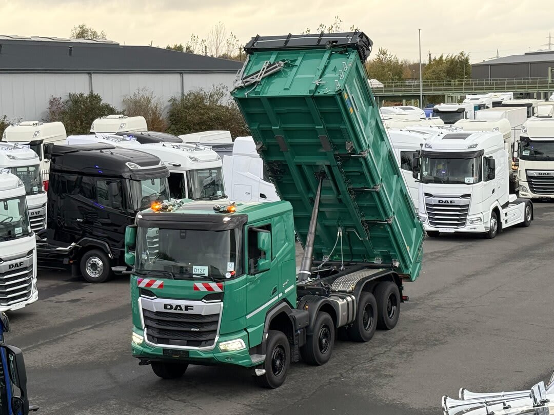 DAF XF 530 FAD 8X4 D 9