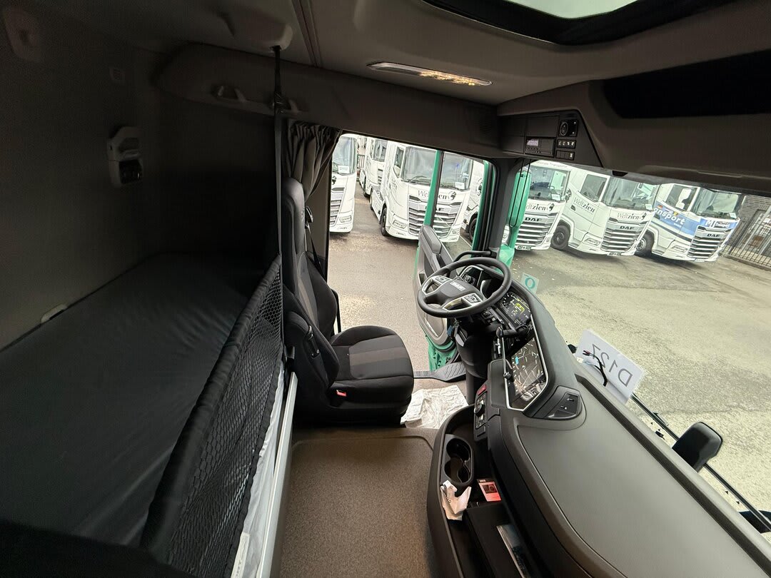 DAF XF 530 FAD 8X4 D 12