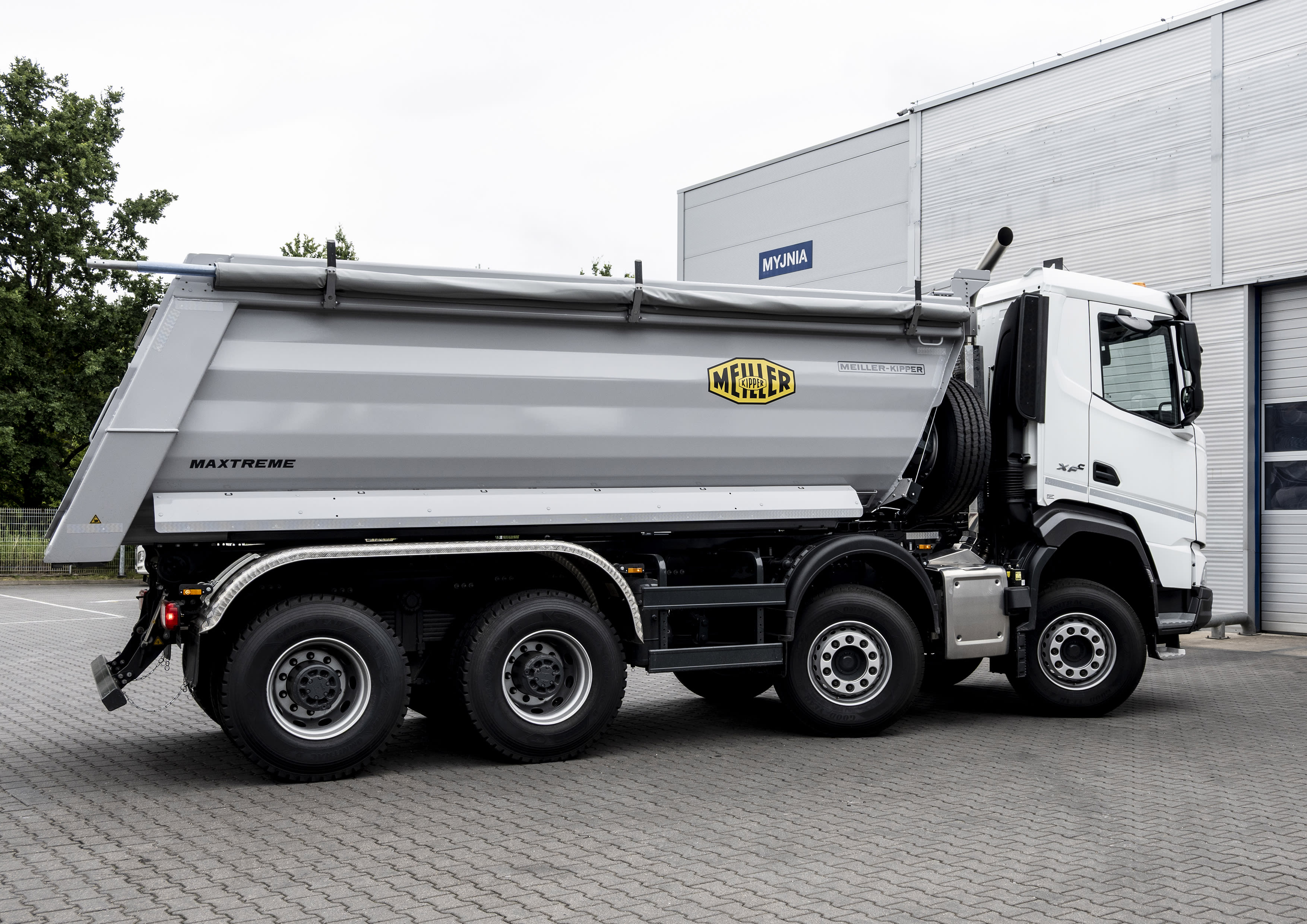 DAF XF 480 FAD 8X4 D 4