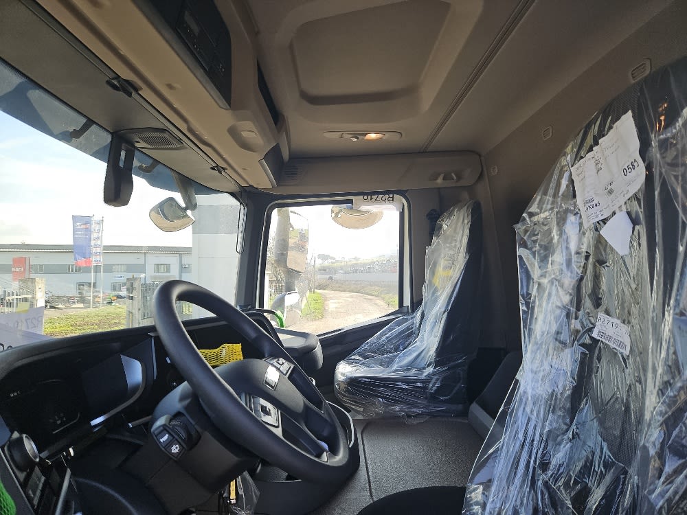 DAF XF 530 FAD 8X4 D 4