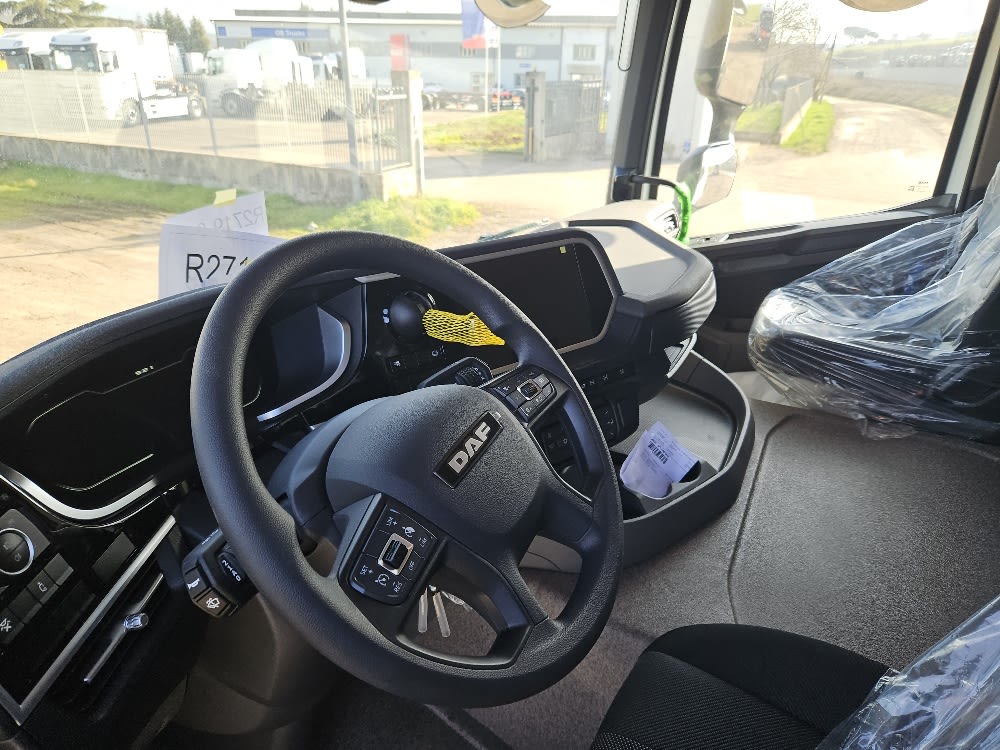 DAF XF 530 FAD 8X4 D 5