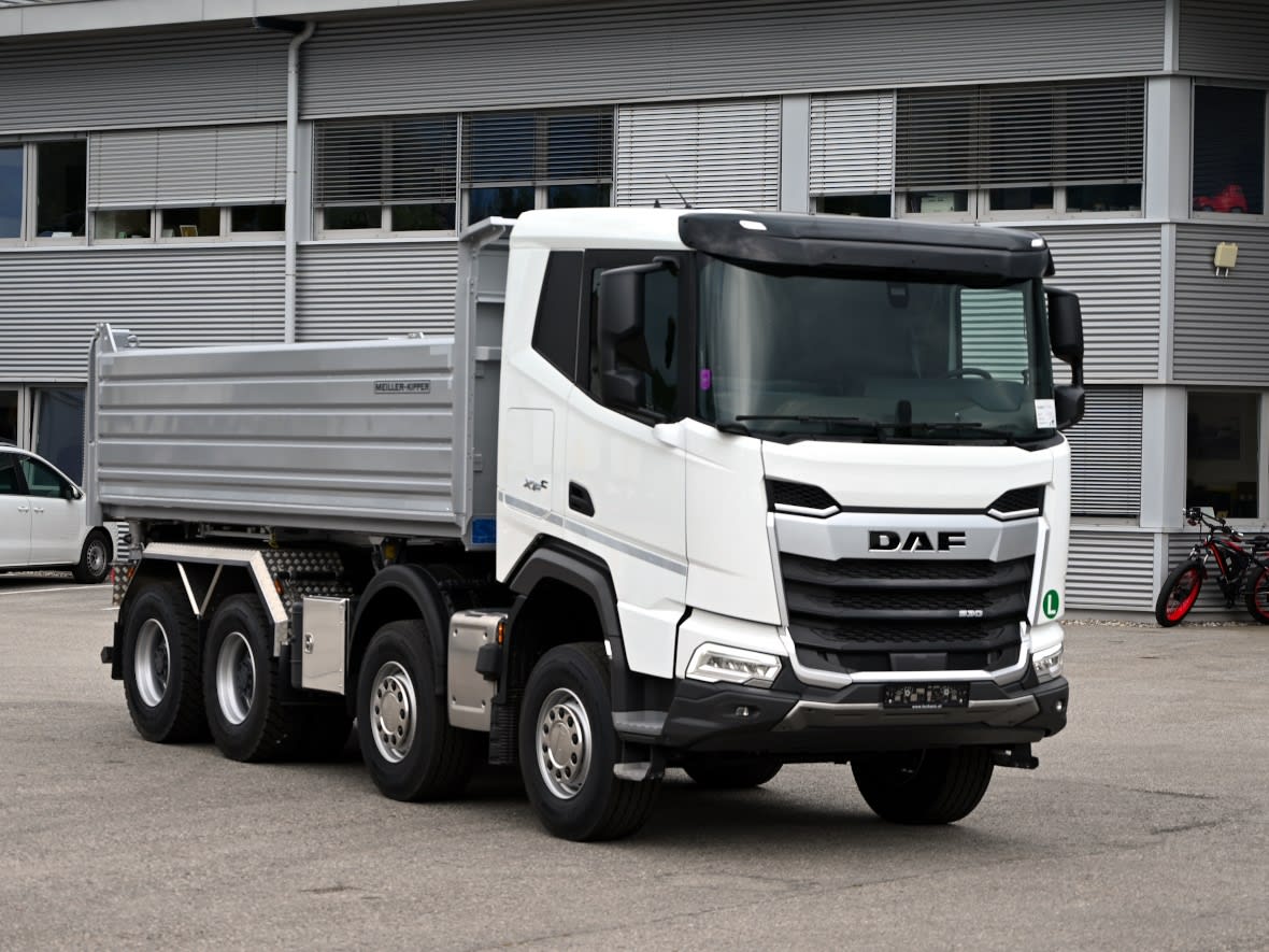 DAF XF 530 FAD 8X4 D 1