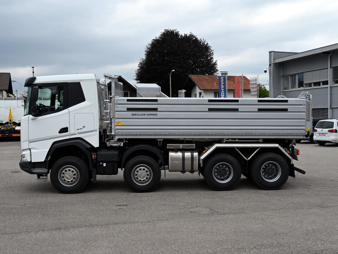 DAF XF 530 FAD 8X4 D 7