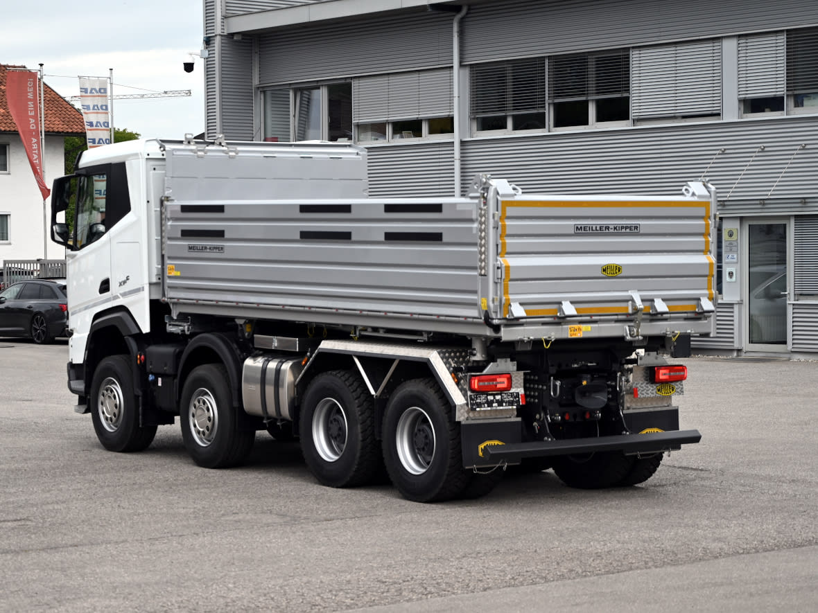 DAF XF 530 FAD 8X4 D 5