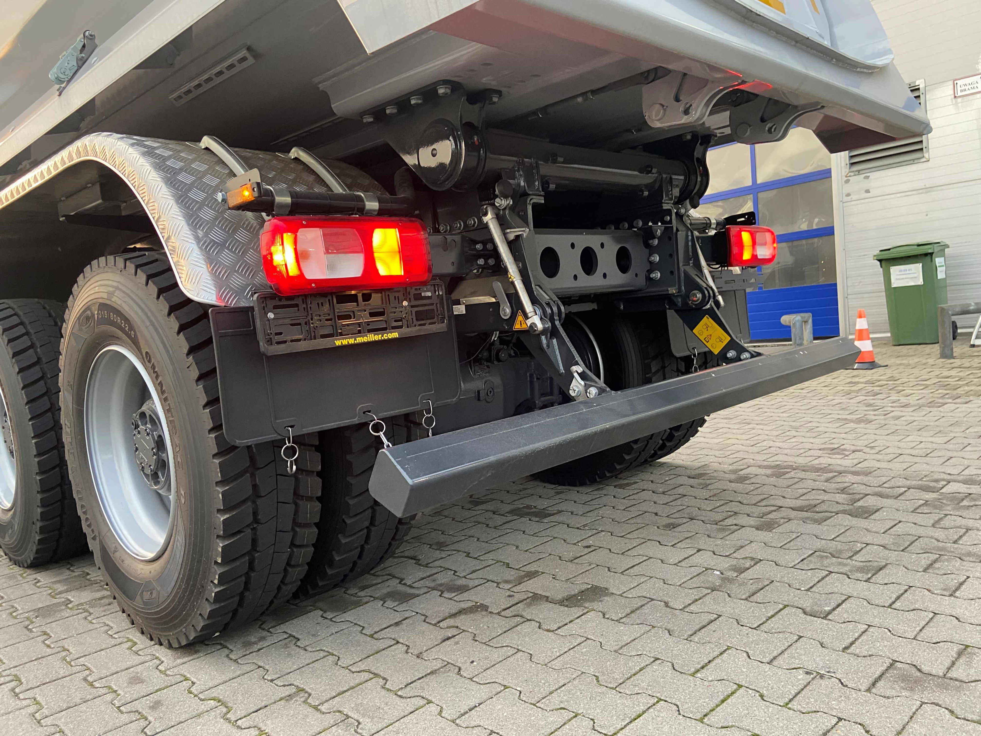 DAF XF 480 FAD 8X4 D 6