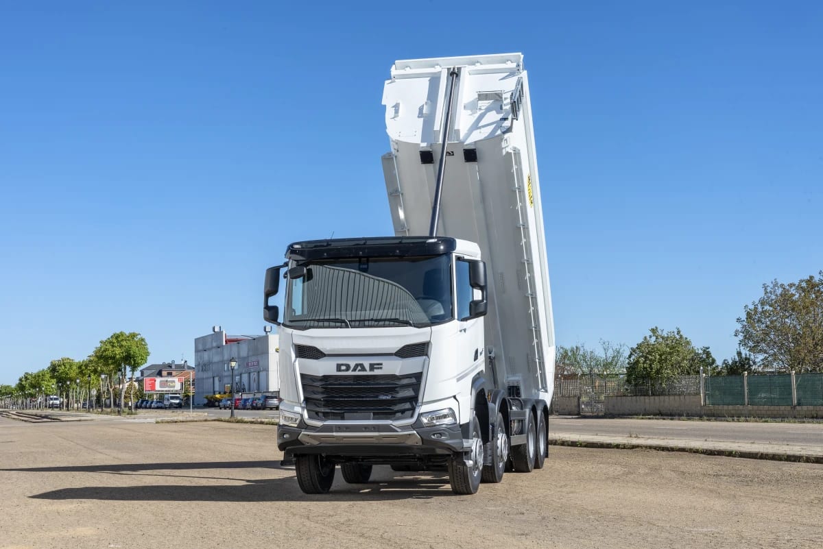 DAF XF 480 FAD 8X4 D 2