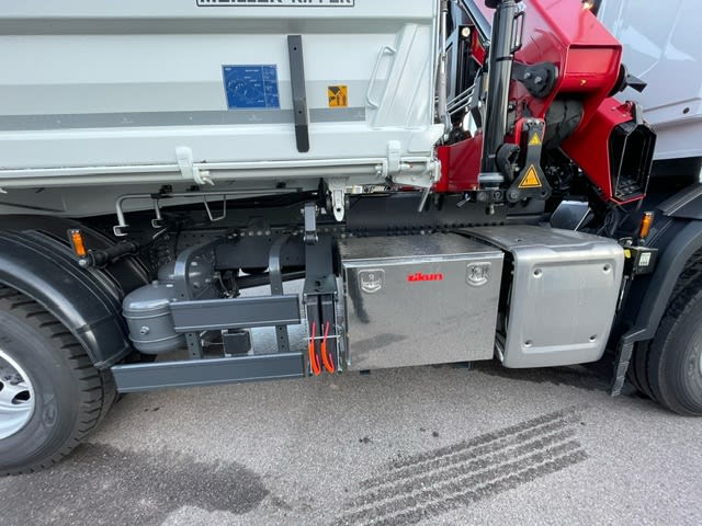 DAF XD 370 FA 4X2 27