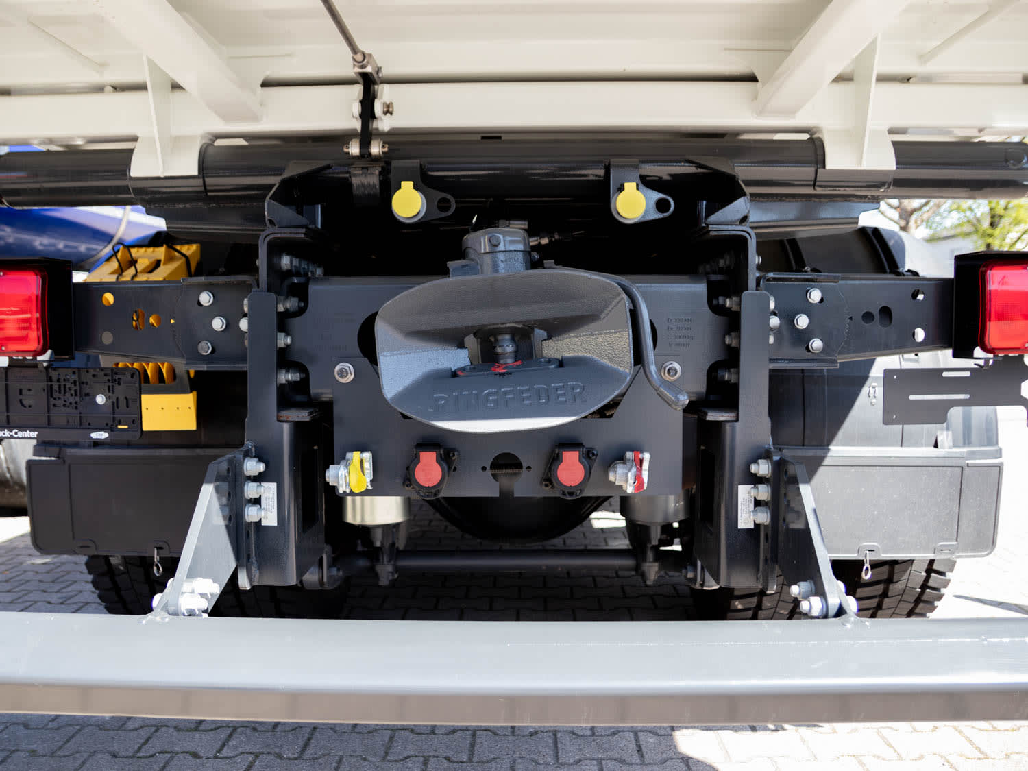 DAF XD 370 FA 4X2 25