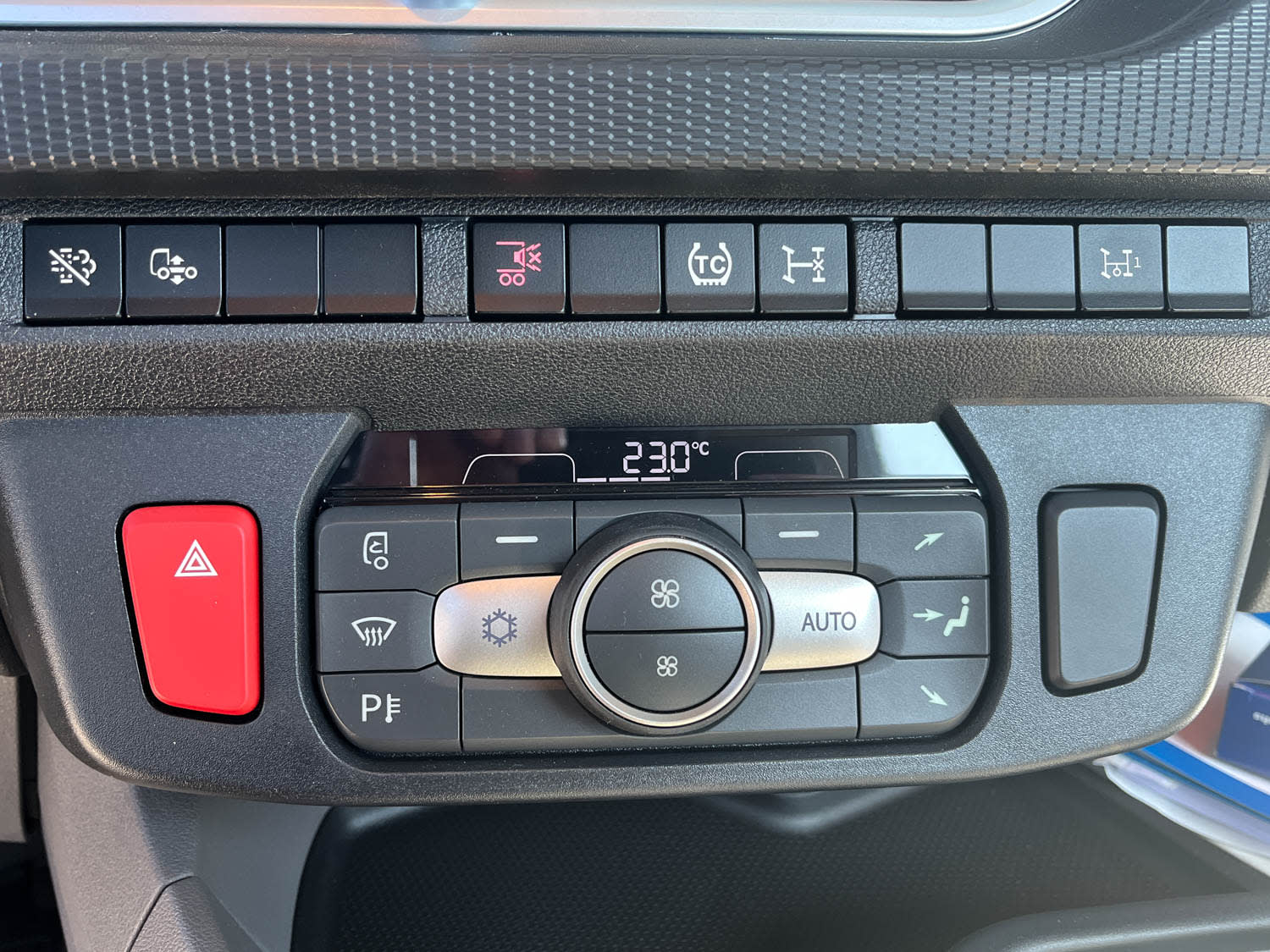 DAF XD 410 FA 4X2 10