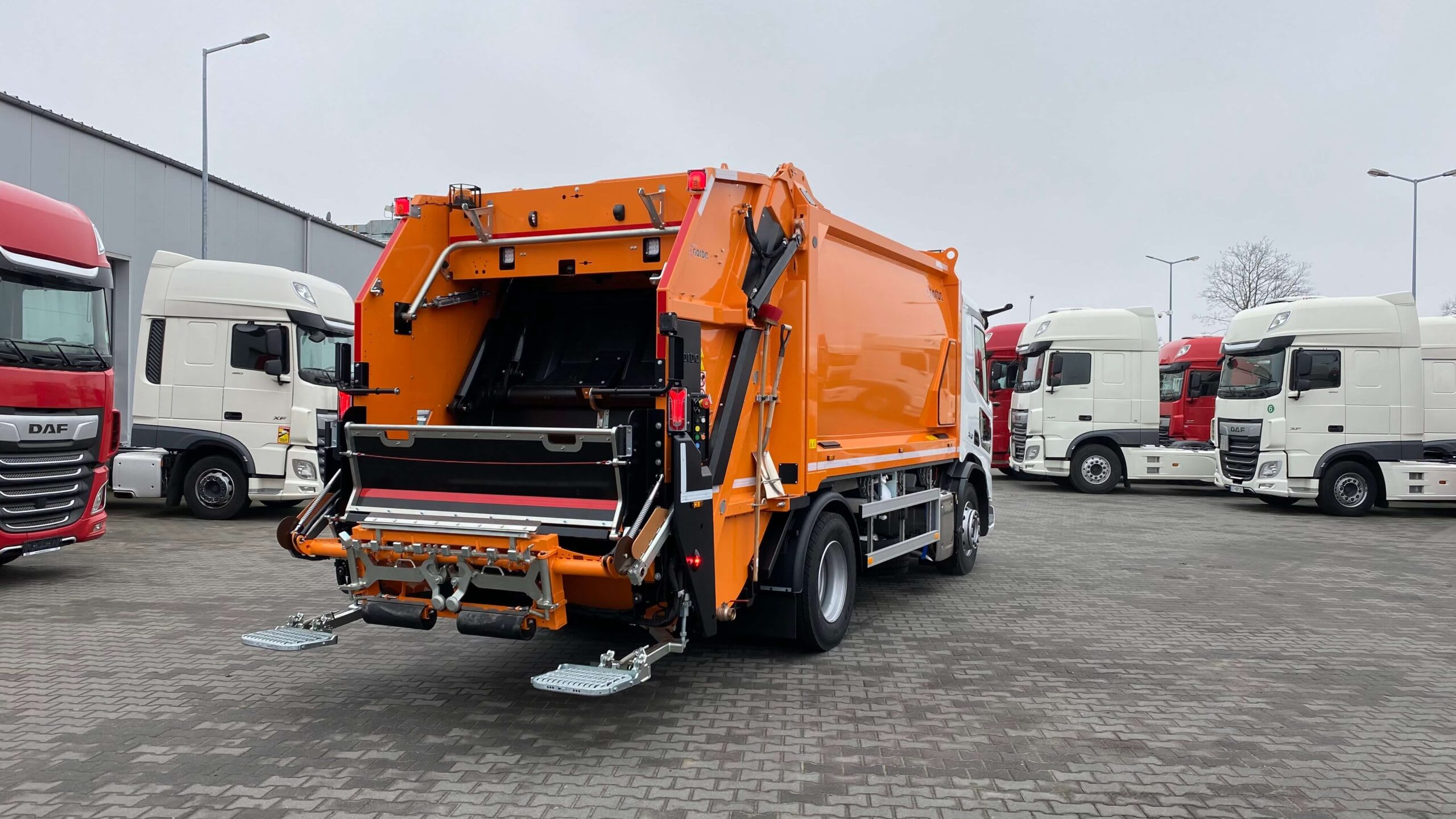 DAF XD 300 FA 4X2 0