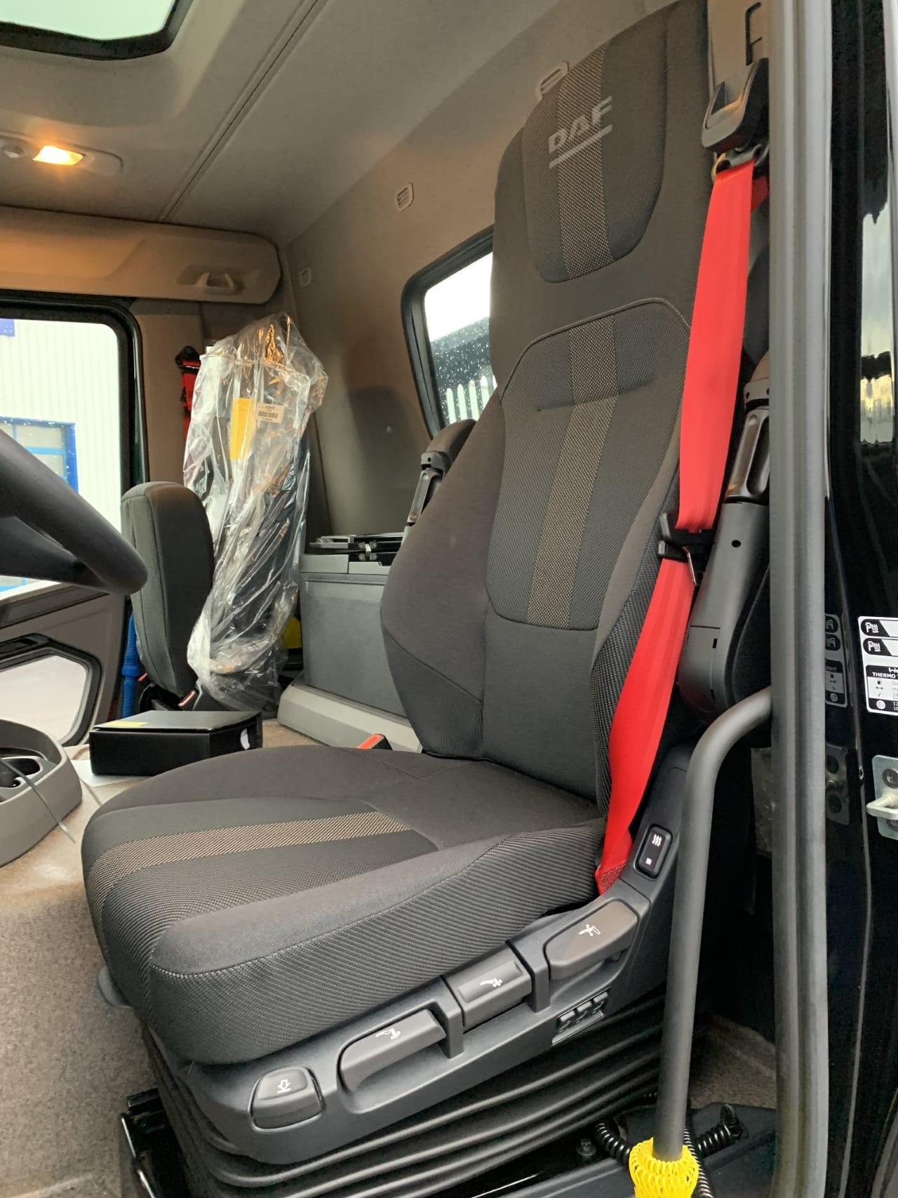 DAF XD 410 FA 4X2 13