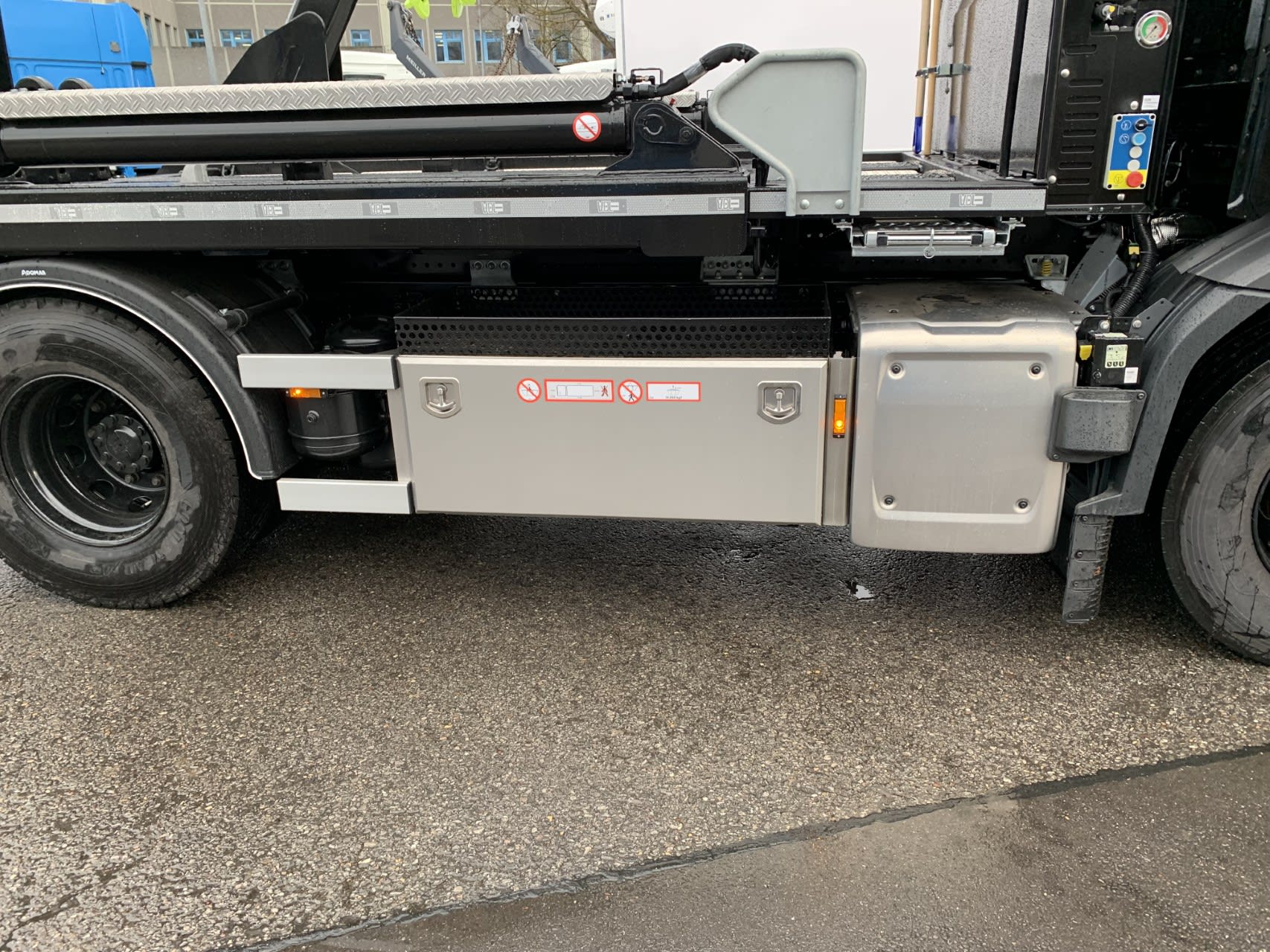 DAF XD 410 FA 4X2 10