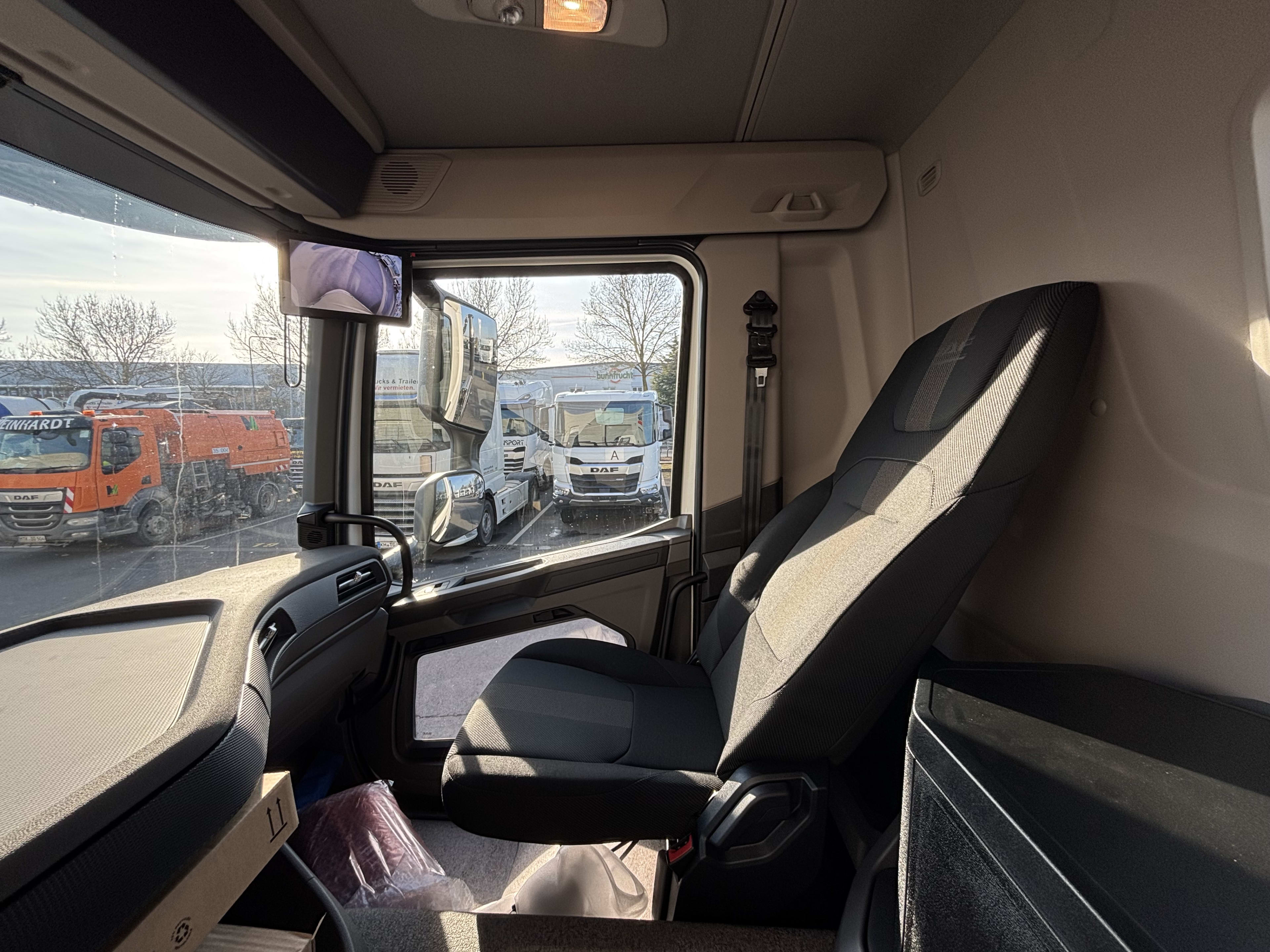 DAF XD 450 FA 4X2 21