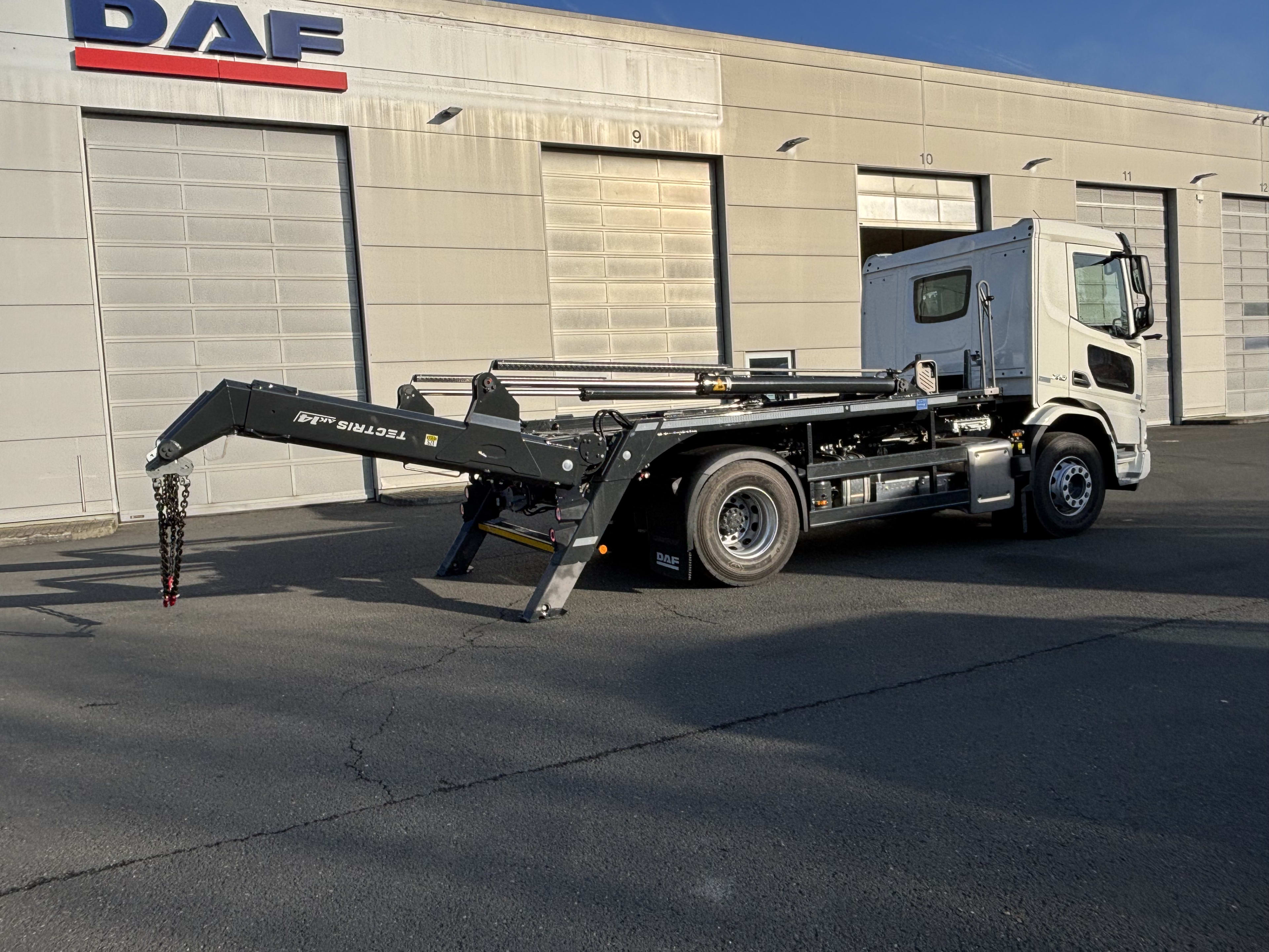 DAF XD 450 FA 4X2 10