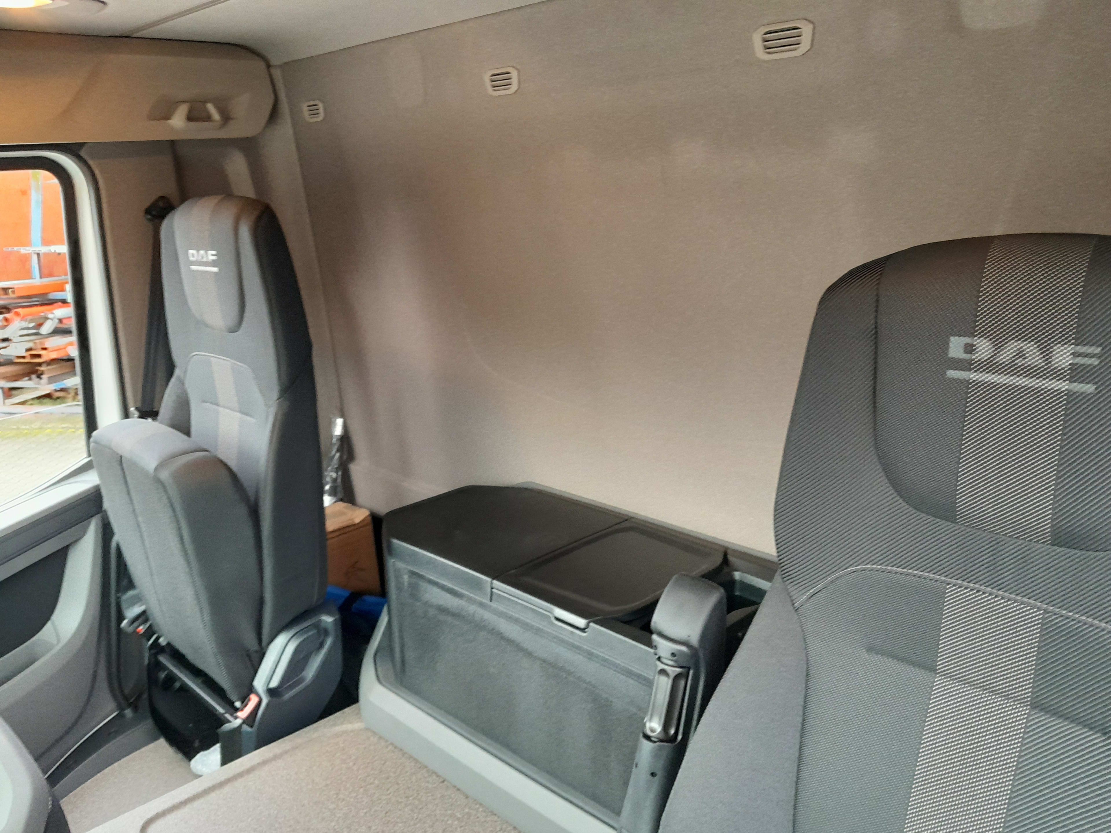 DAF XD 370 FA 4X2 35