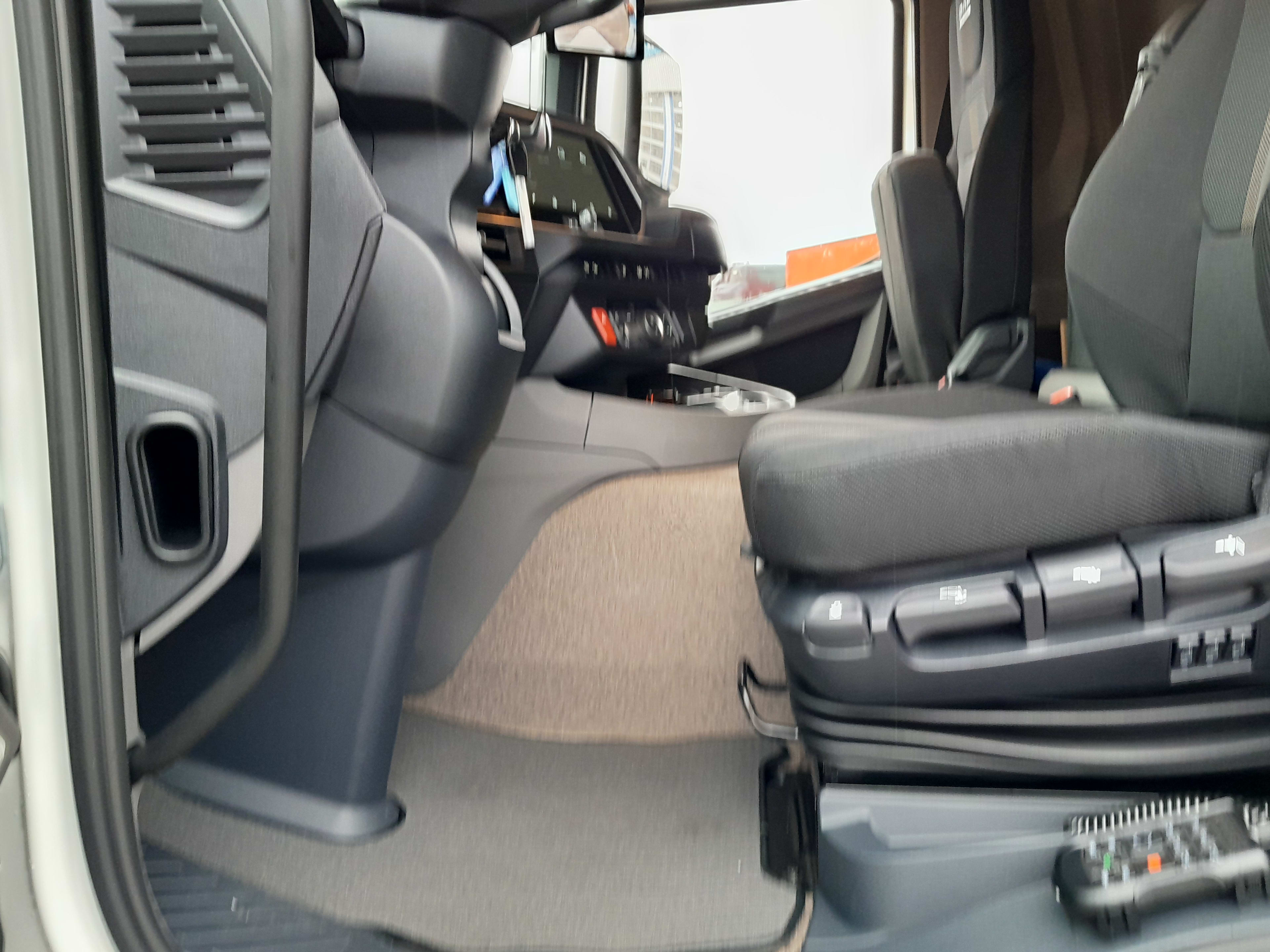 DAF XD 370 FA 4X2 37