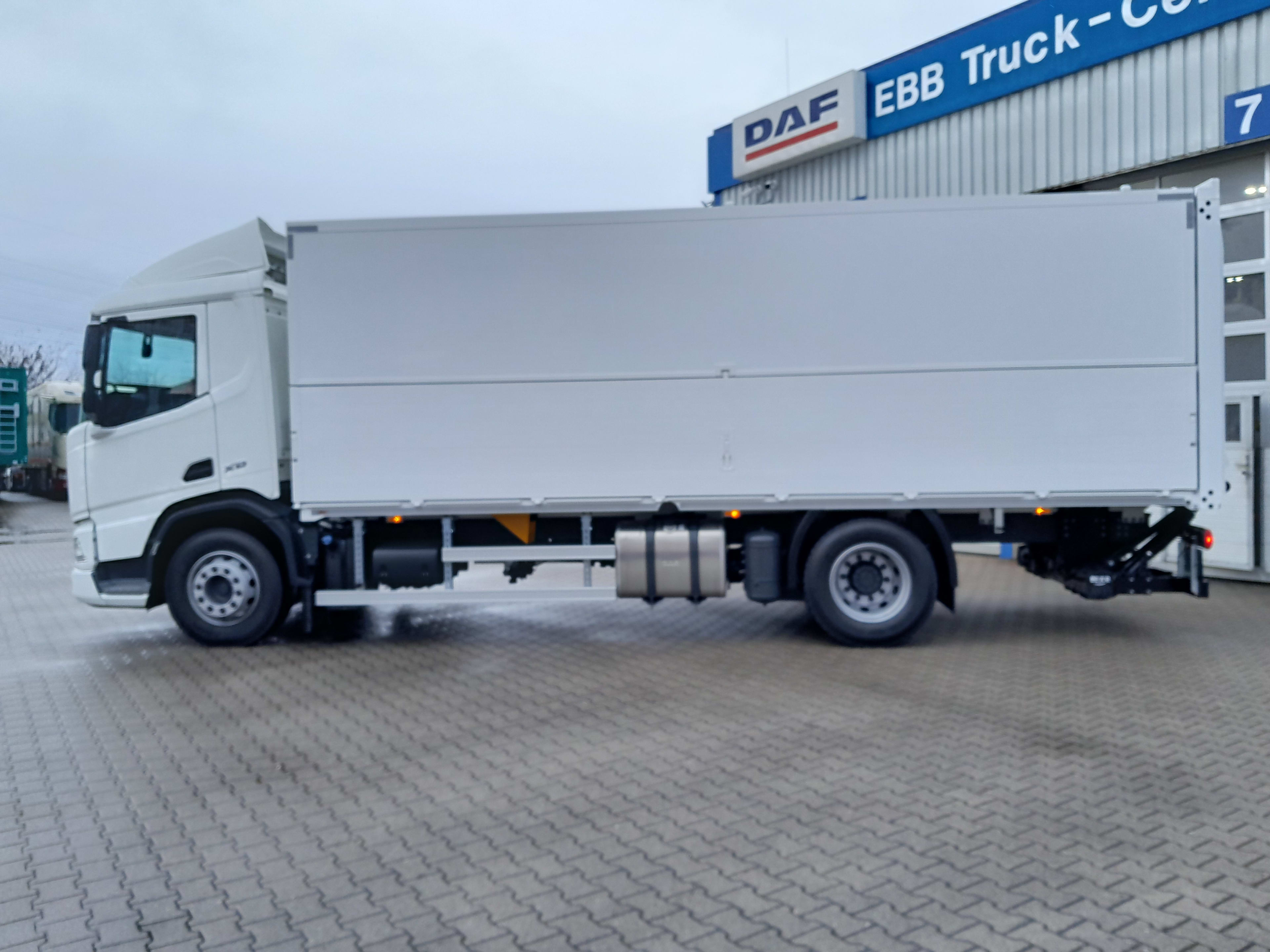 DAF XD 370 FA 4X2 49