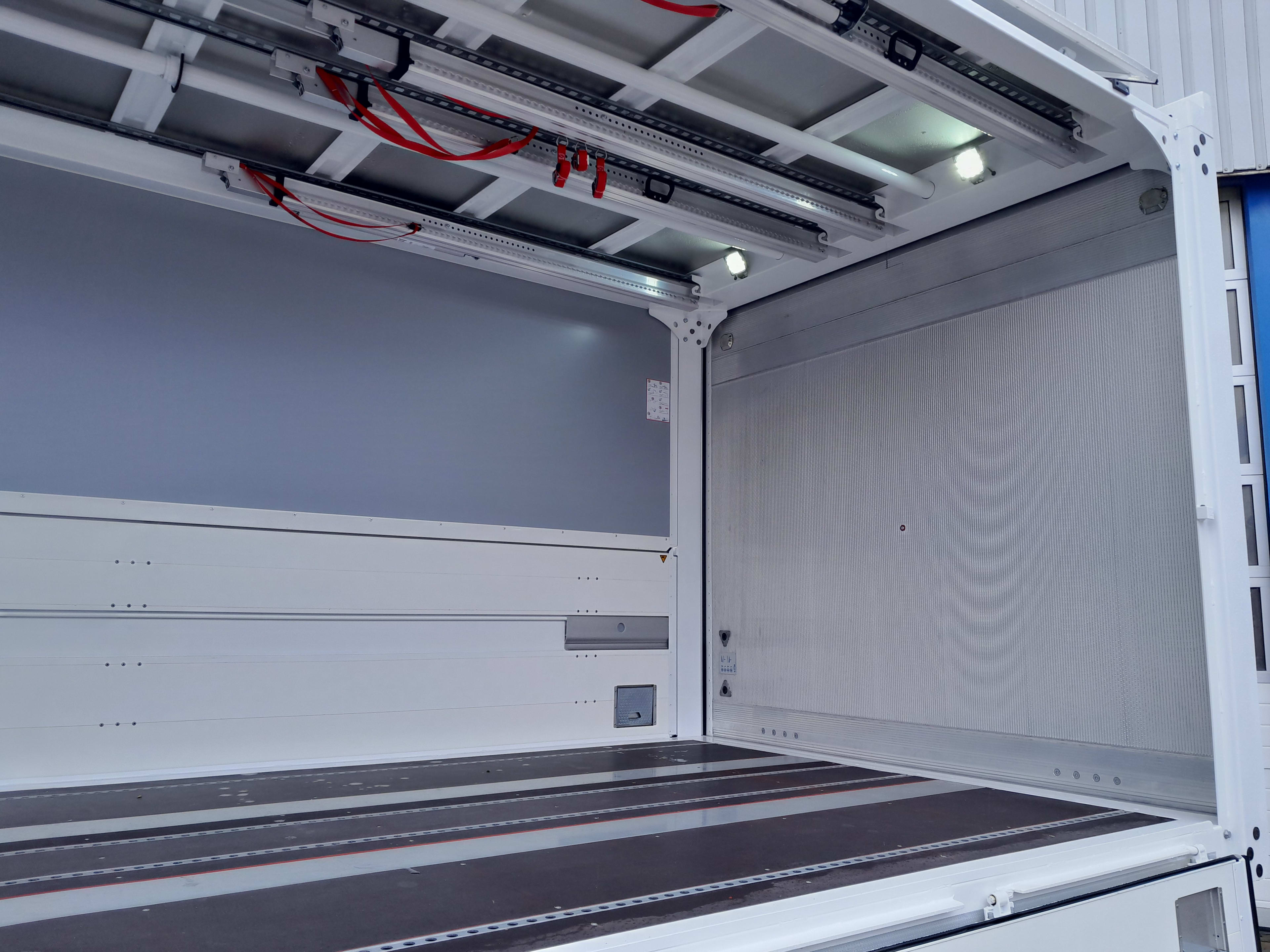 DAF XD 370 FA 4X2 46