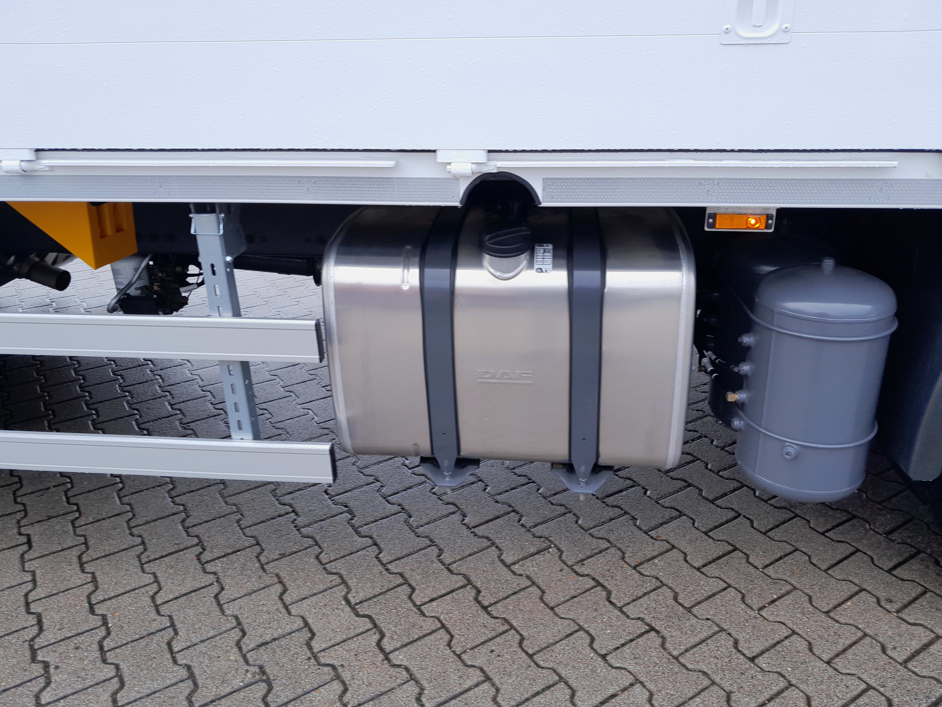 DAF XD 370 FA 4X2 51