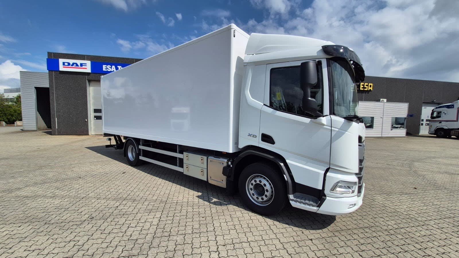 DAF XD 300 FA 4X2 0