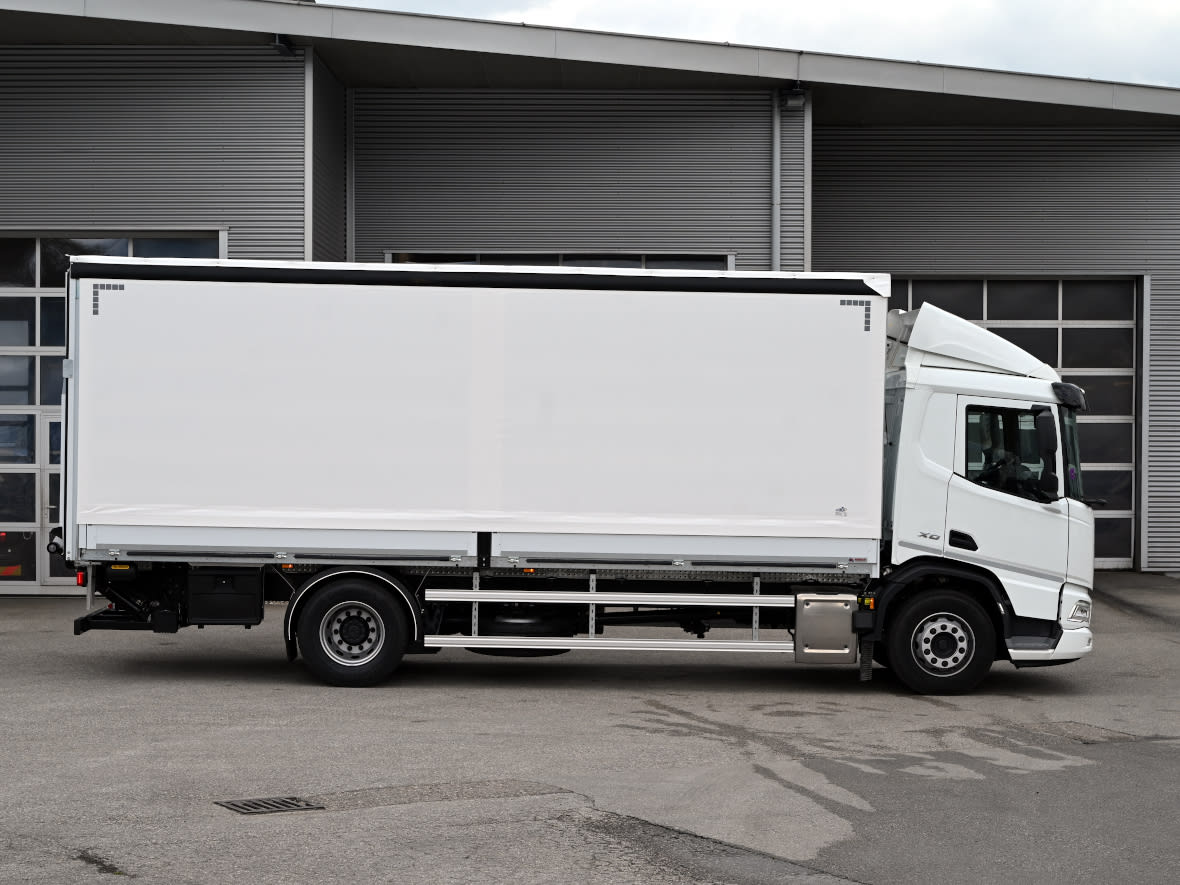 DAF XD 370 FA 4X2 9