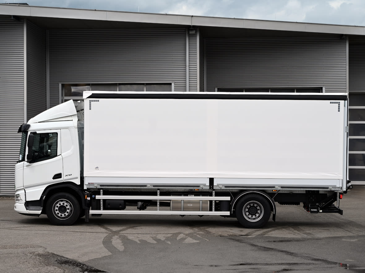 DAF XD 370 FA 4X2 8