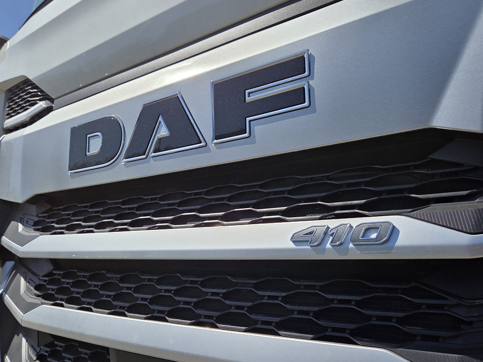 DAF XD 410 FA 4X2 6