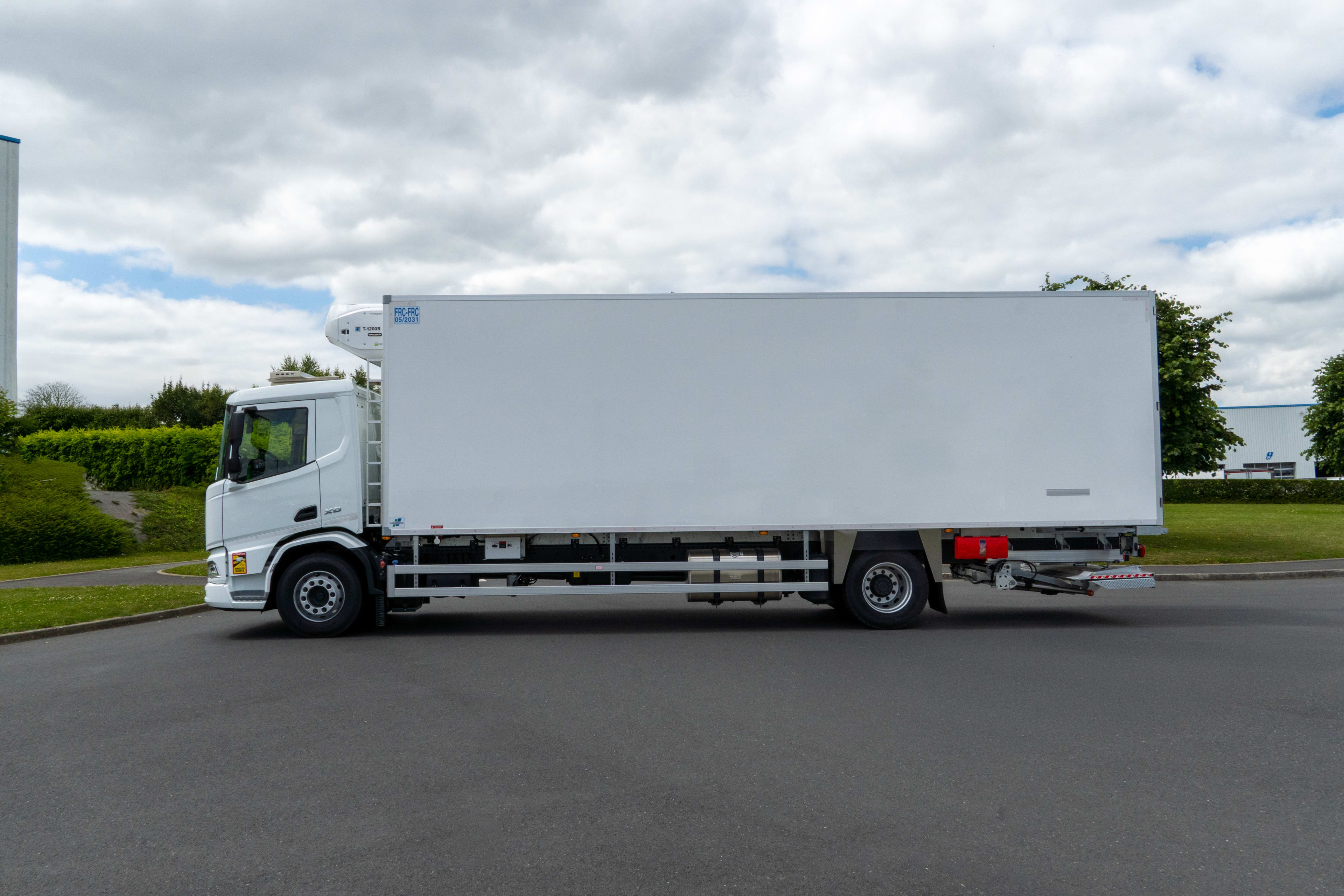 DAF XD 370 FA 4X2 4