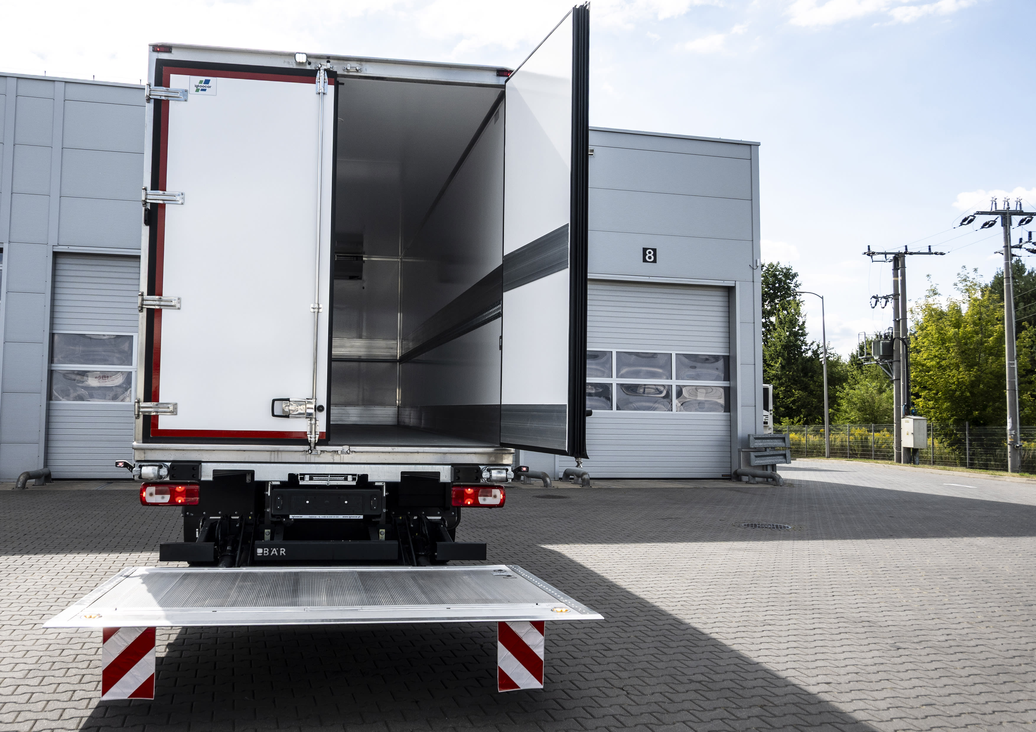 DAF XD 310 FA 4X2 11