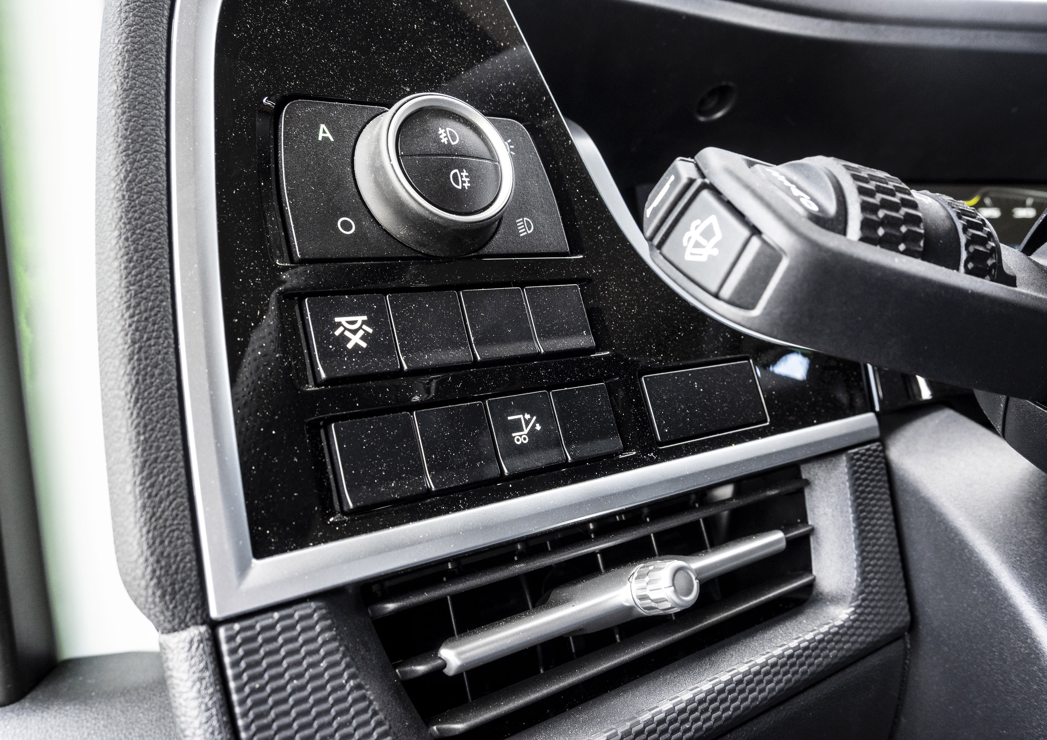 DAF XD 310 FA 4X2 13