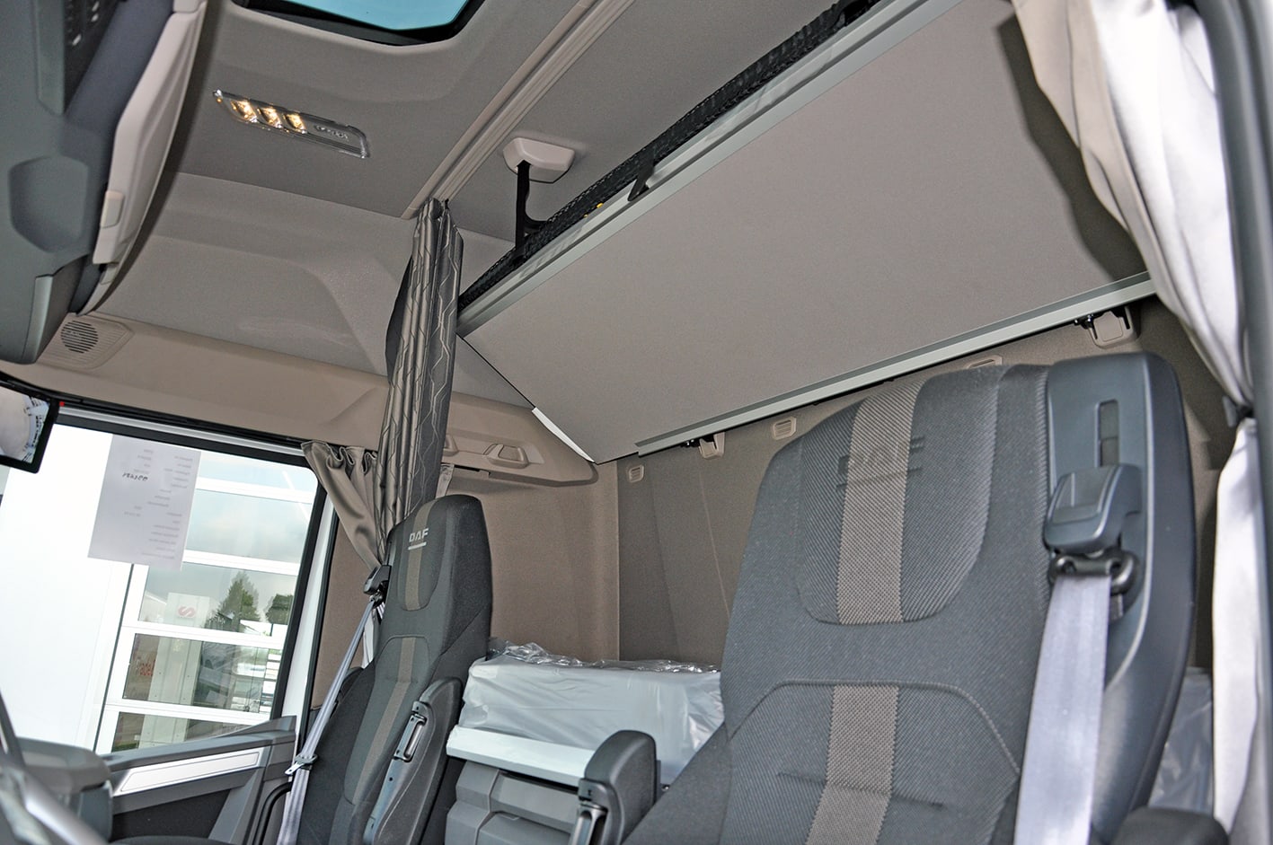 DAF XD 310 FA 4X2 6