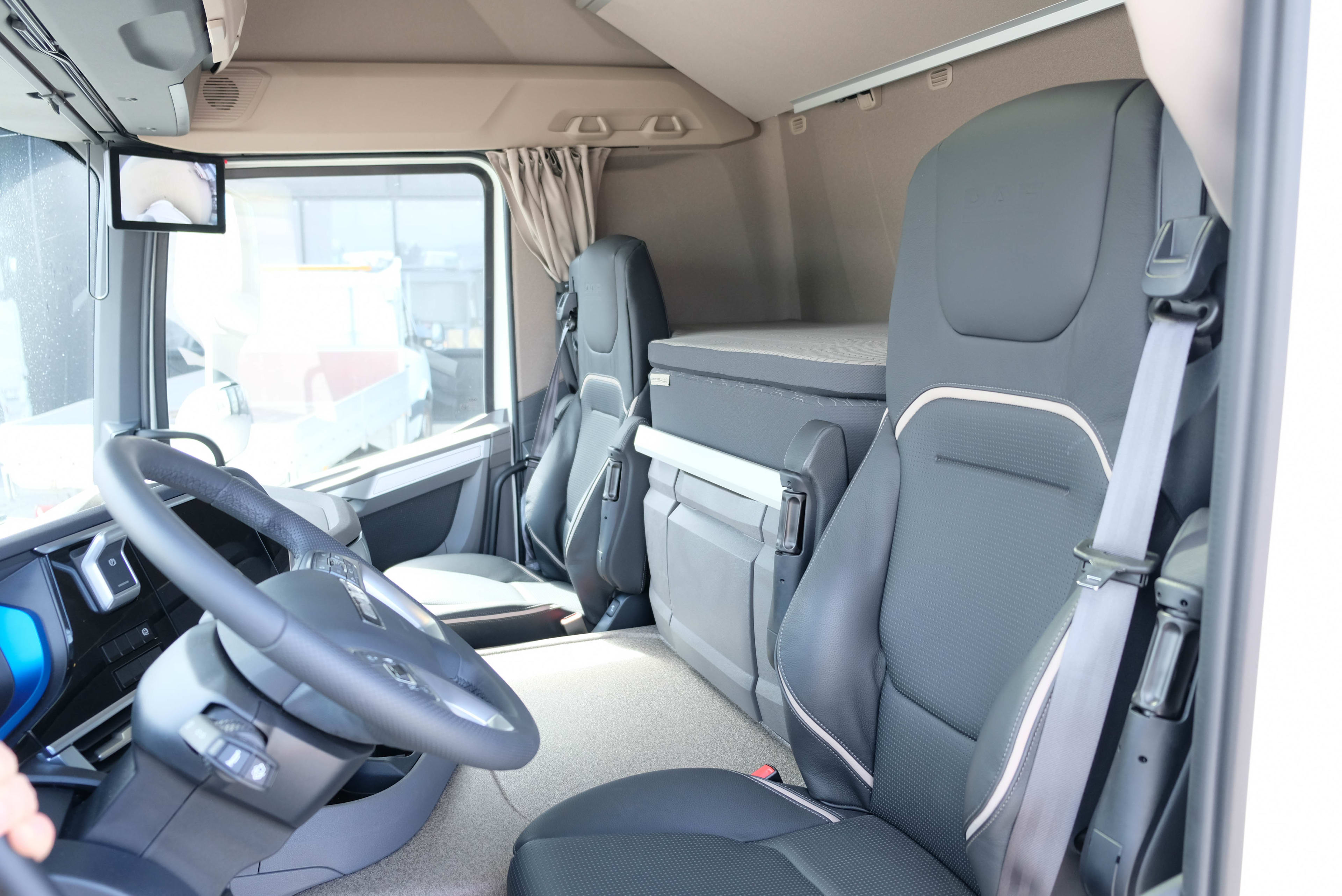 DAF XD 270 FA 4X2 4