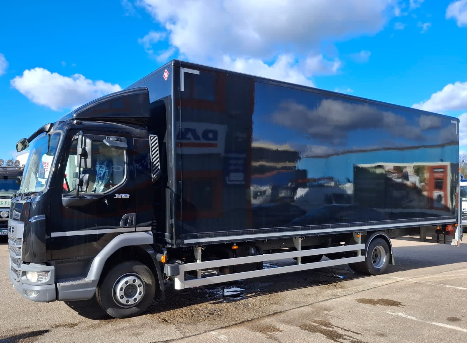 DAF XB 210 FA 4X2 0