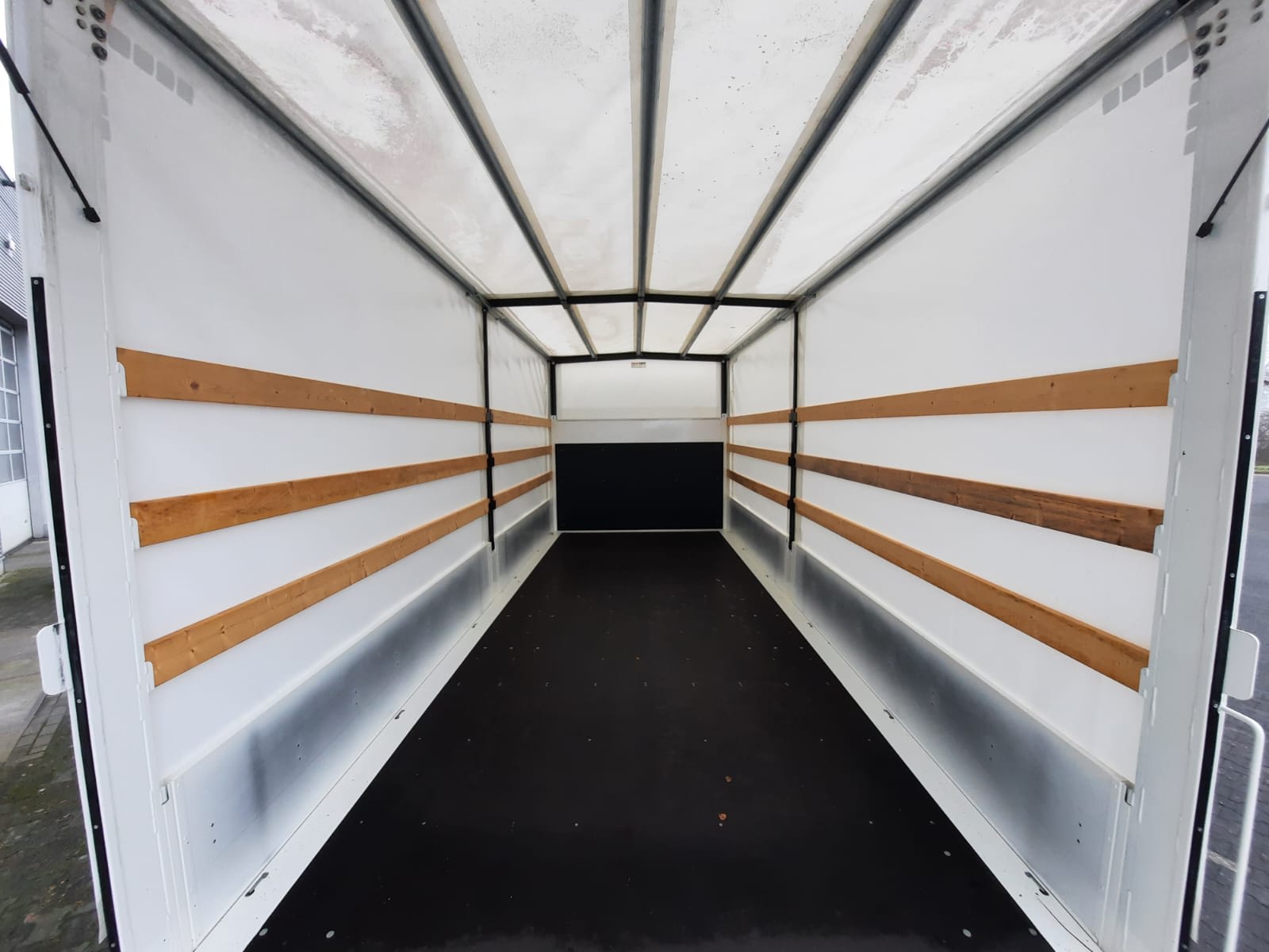 DAF XB 210 FA 4X2 10