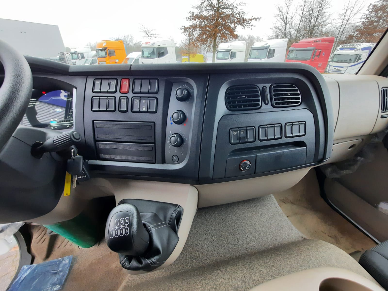 DAF XB 210 FA 4X2 15