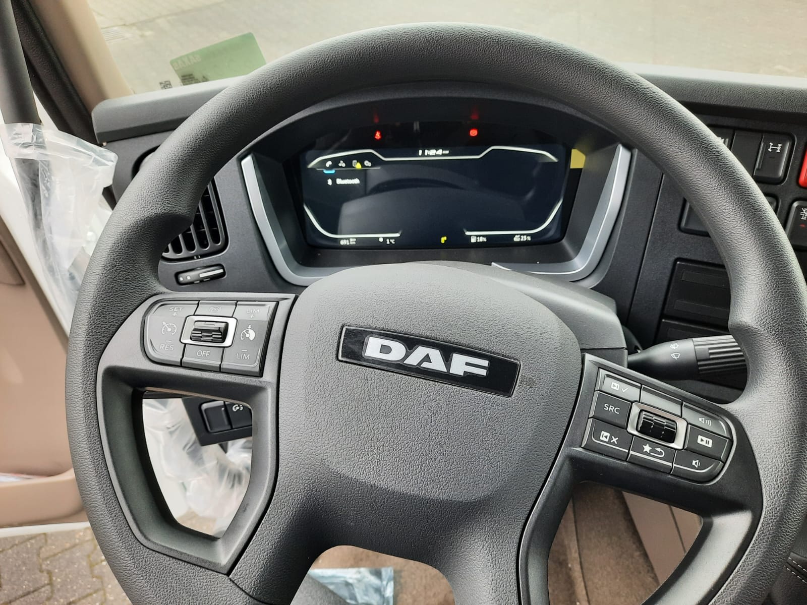 DAF XB 210 FA 4X2 16