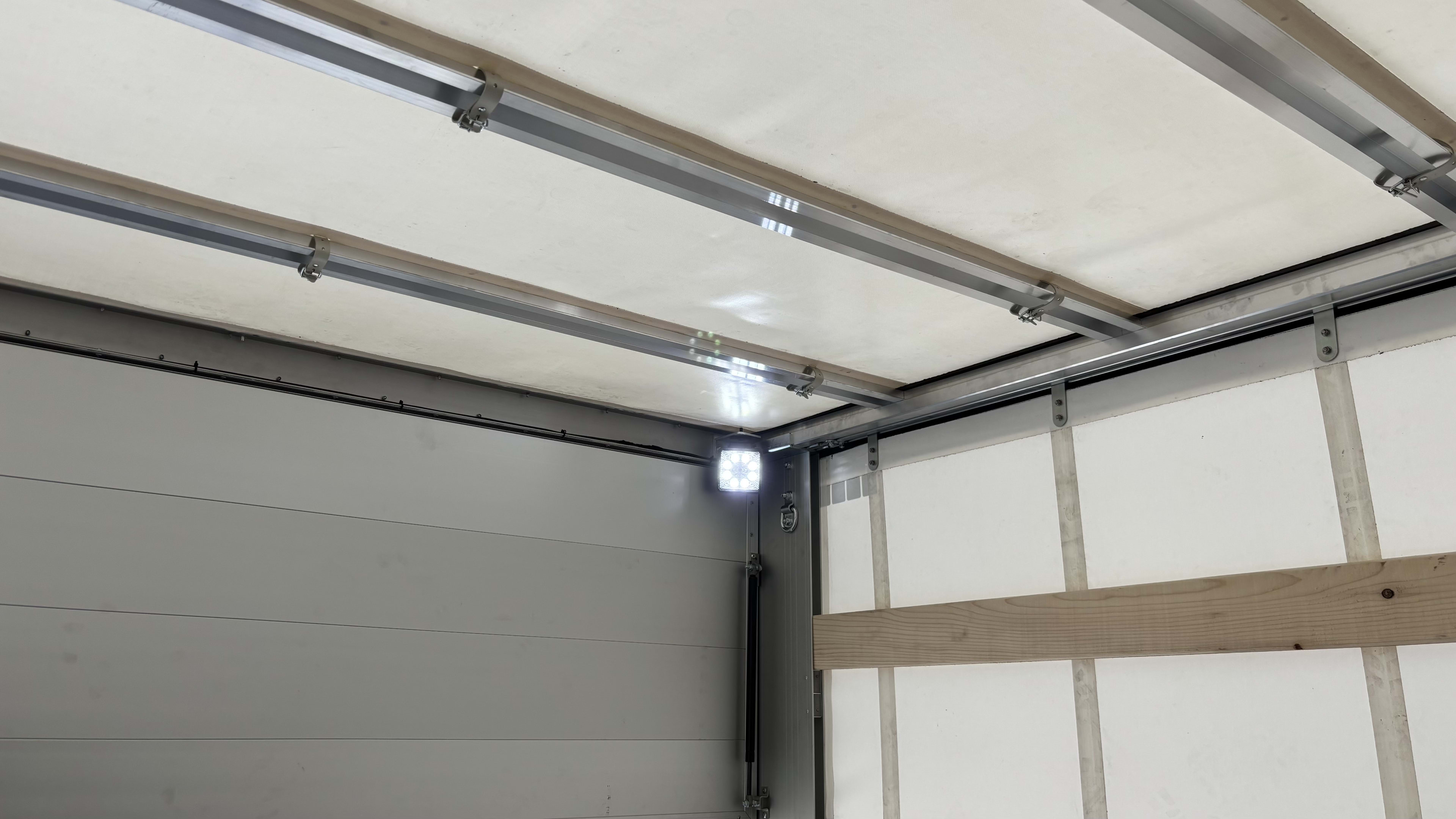 DAF XB 210 FA 4X2 12