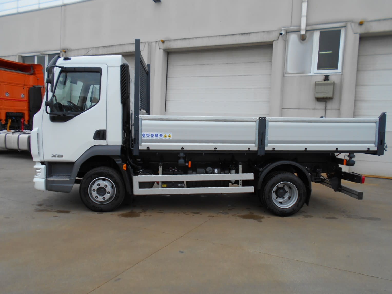 DAF XB 210 FA 4X2 0