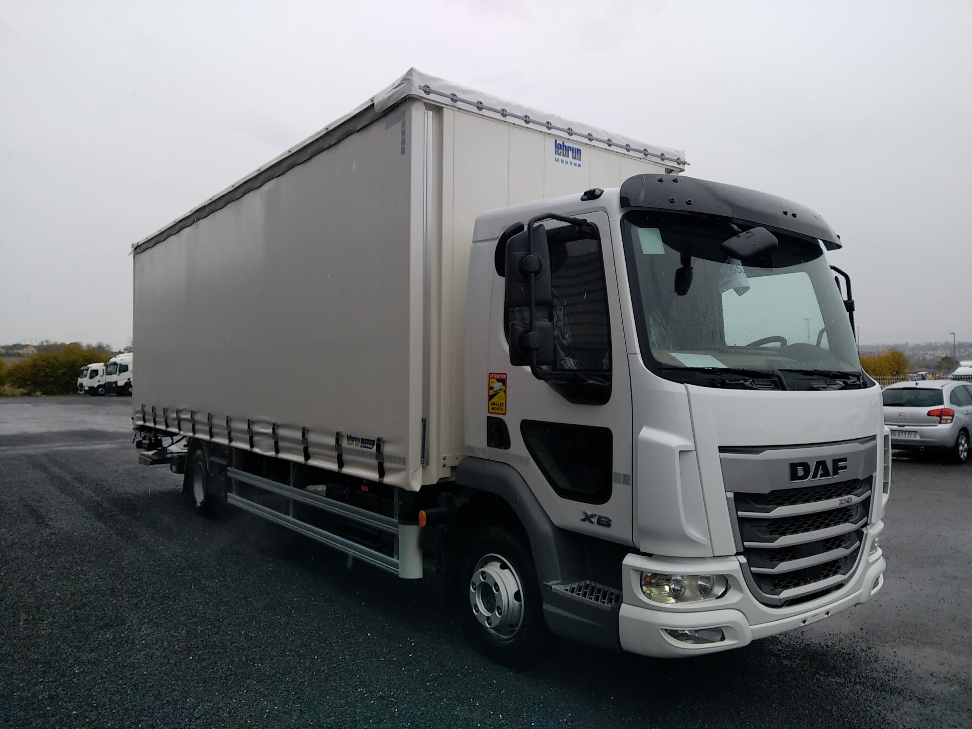 DAF XB 210 FA 4X2 0