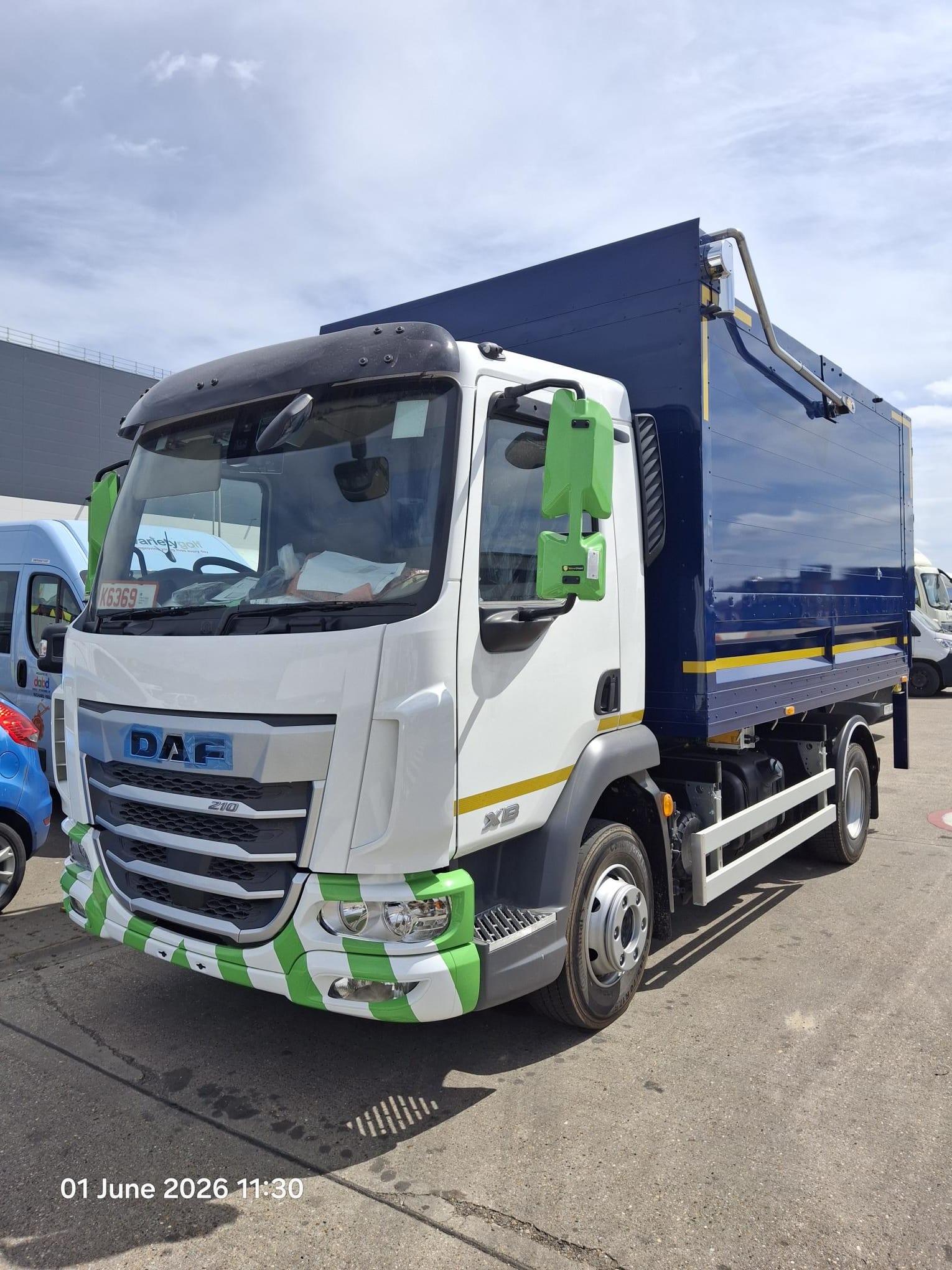 DAF XB 210 FA 4X2 0