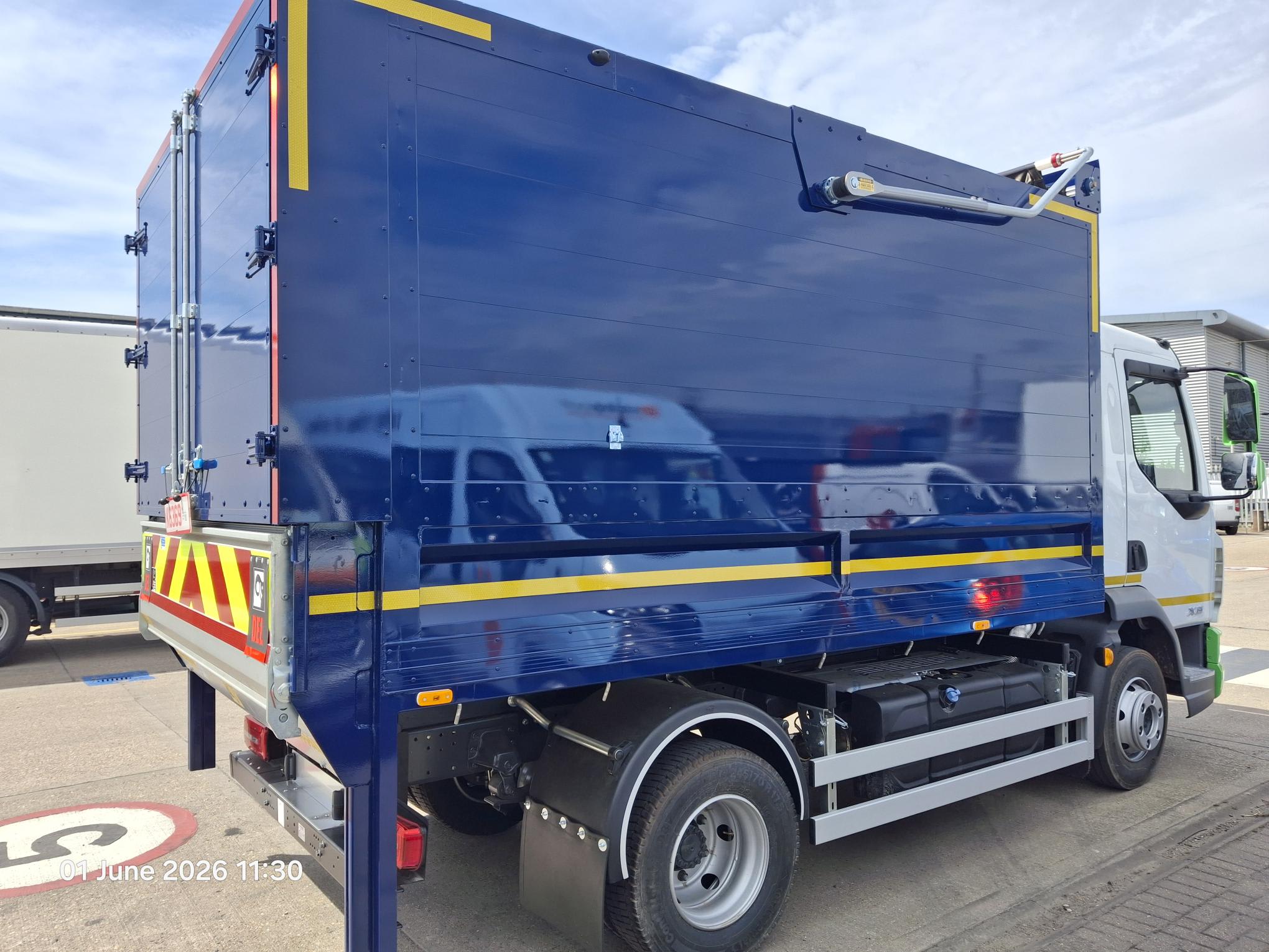 DAF XB 210 FA 4X2 0