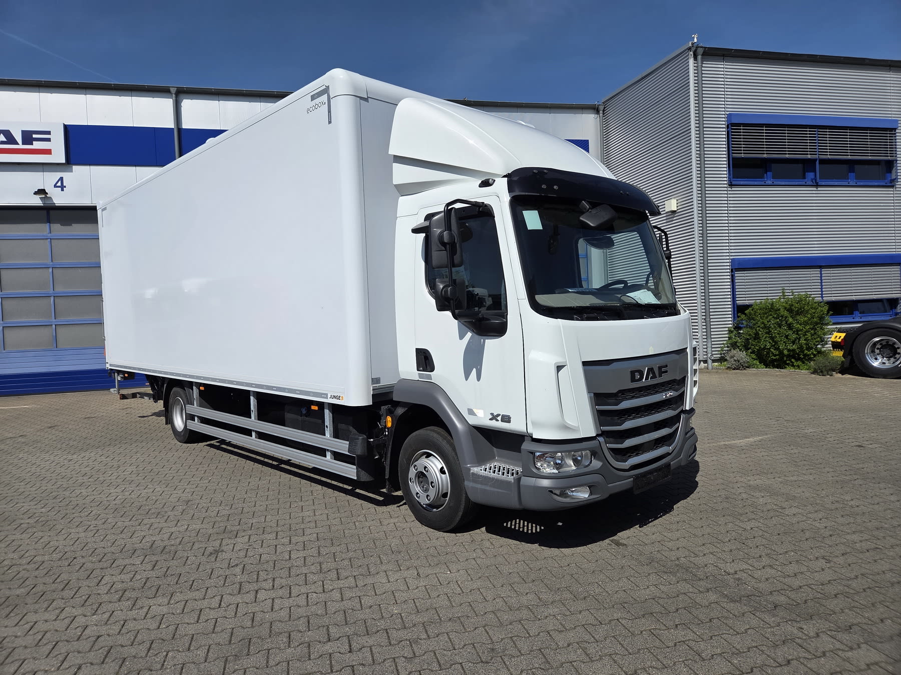 DAF XB 210 FA 4X2 0