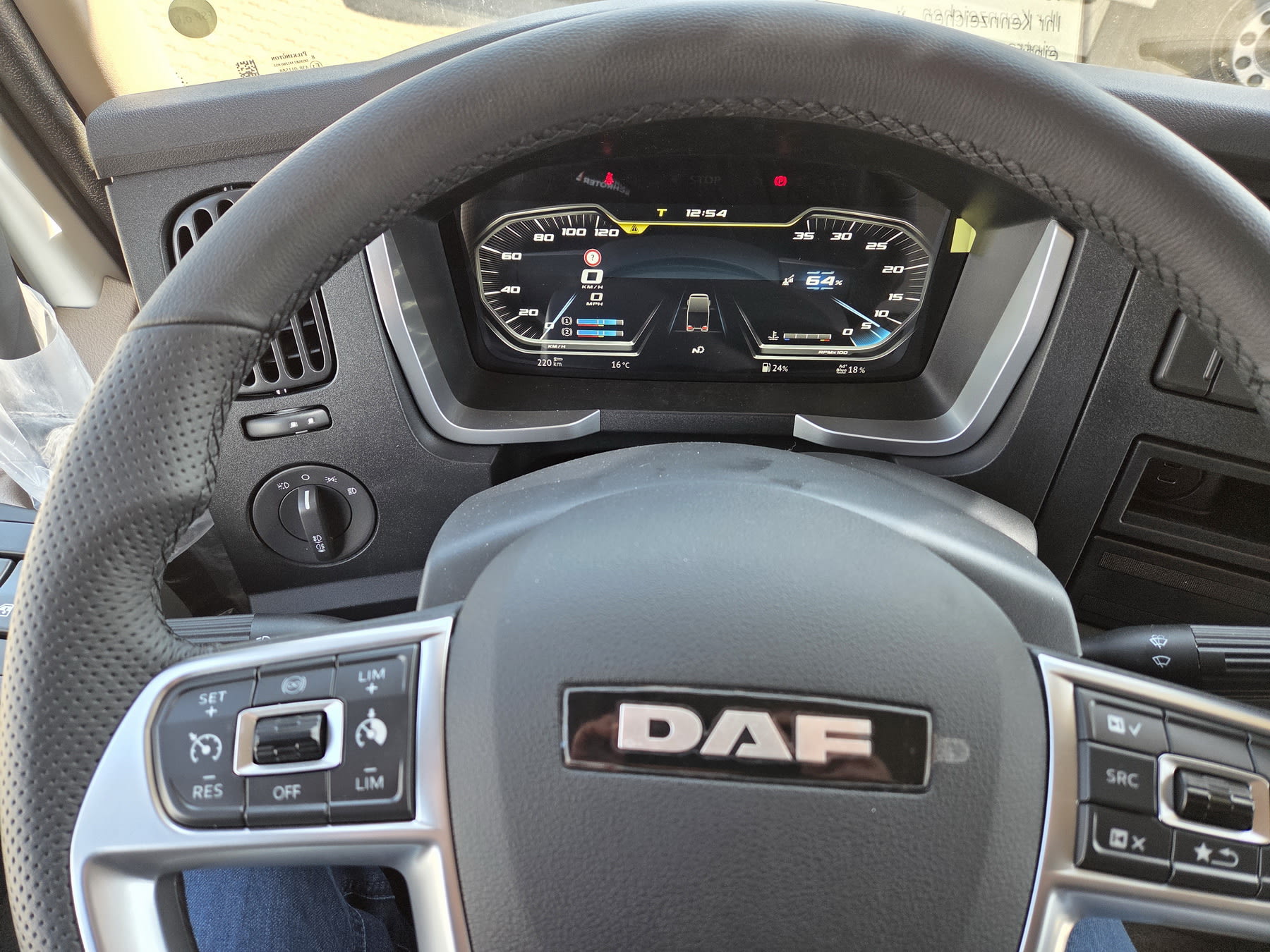 DAF XB 210 FA 4X2 9